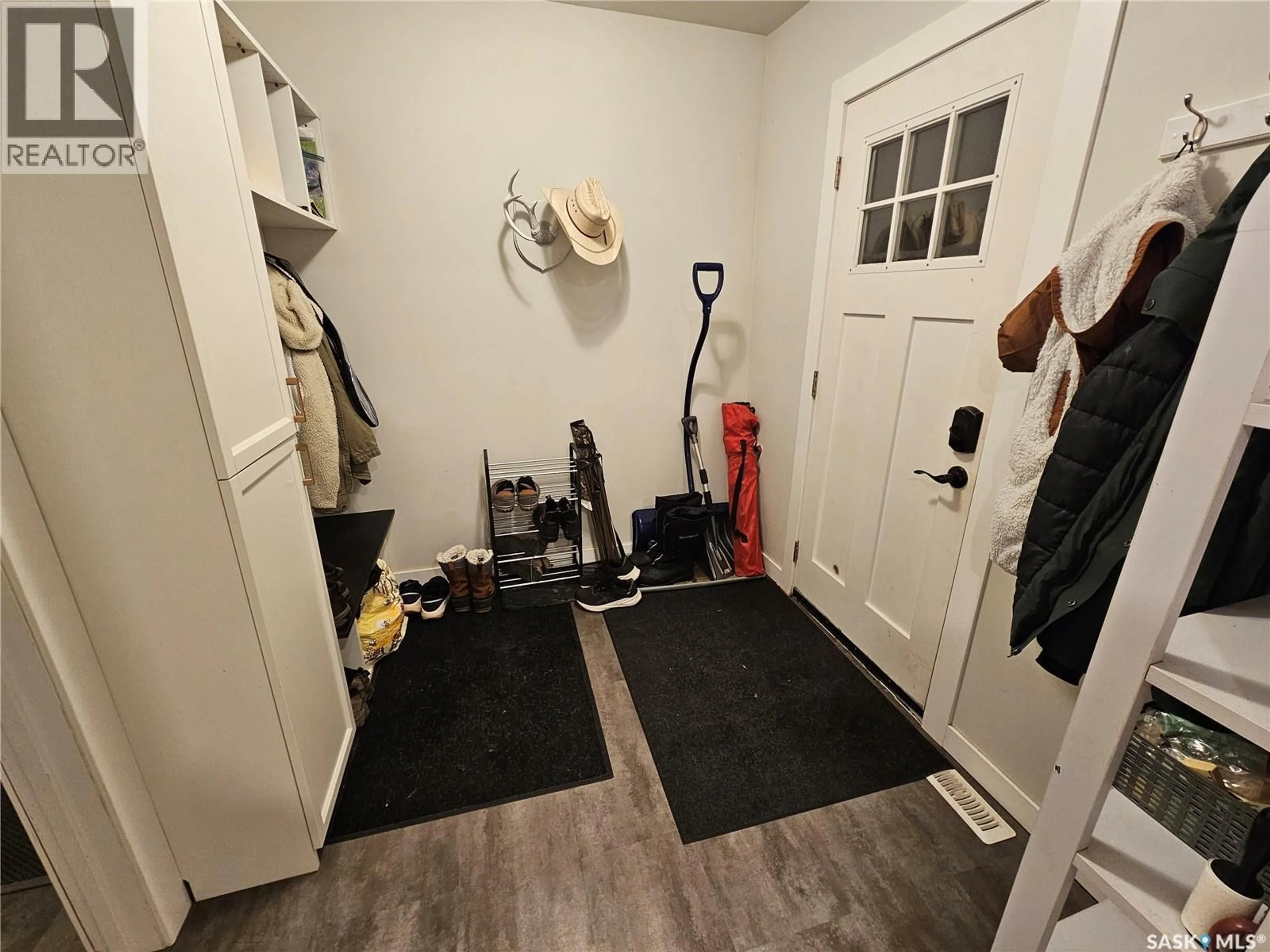 Indoor entryway for 608 1ST STREET, Meadow Lake Saskatchewan S9X1G1