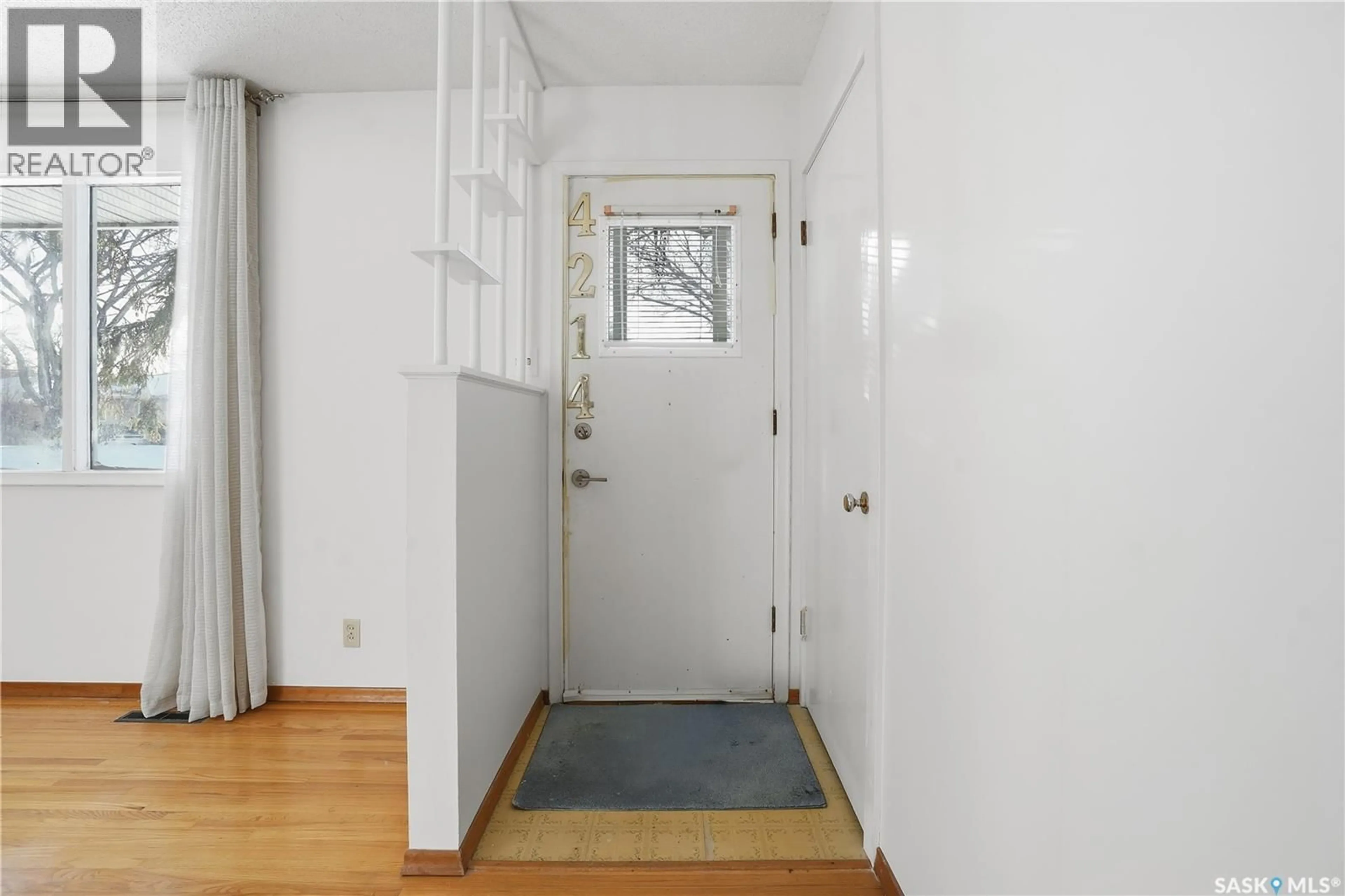 Indoor entryway for 4214 RICHMOND PLACE, Regina Saskatchewan S4R4N6