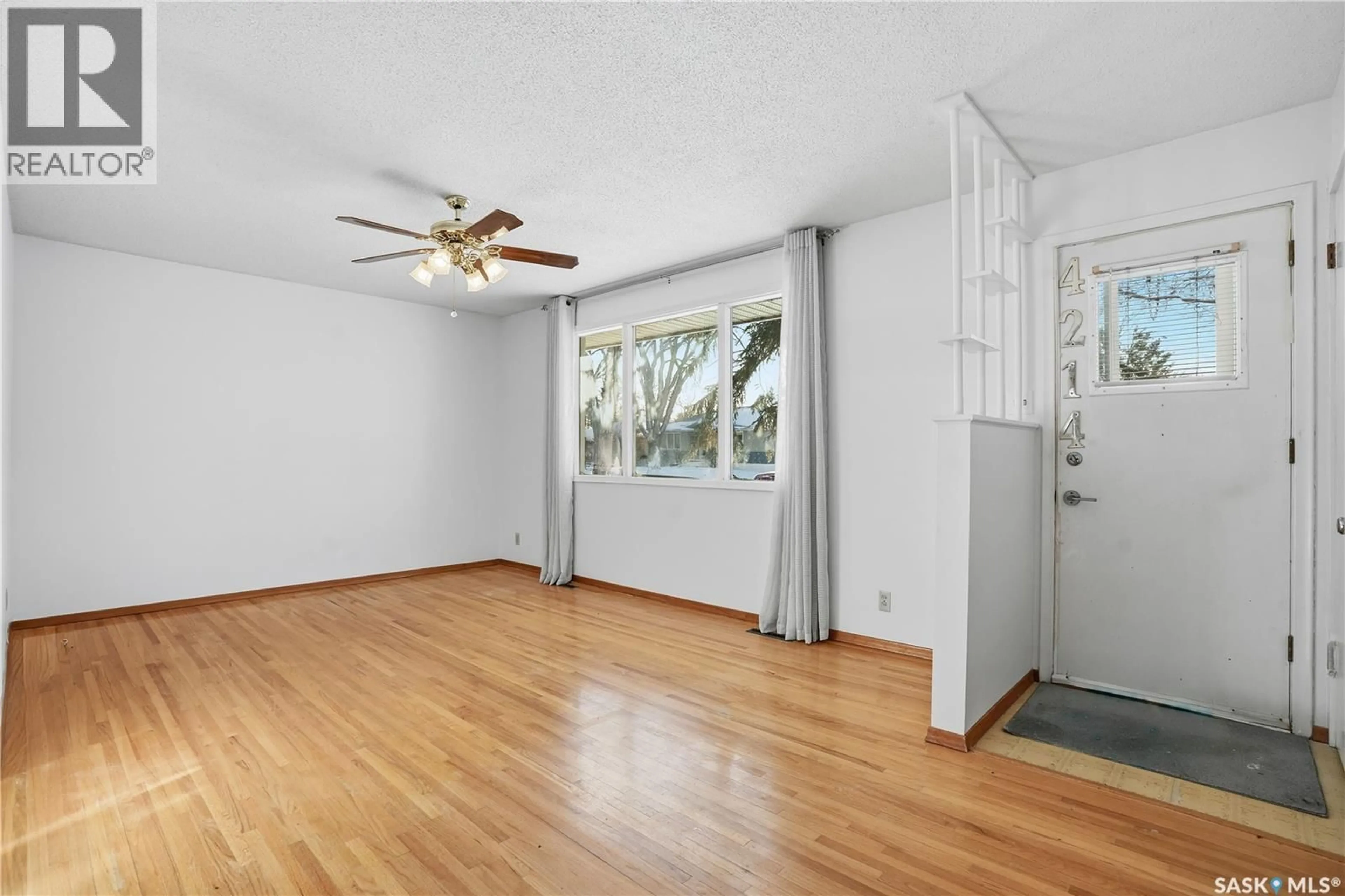 A pic of a room for 4214 RICHMOND PLACE, Regina Saskatchewan S4R4N6