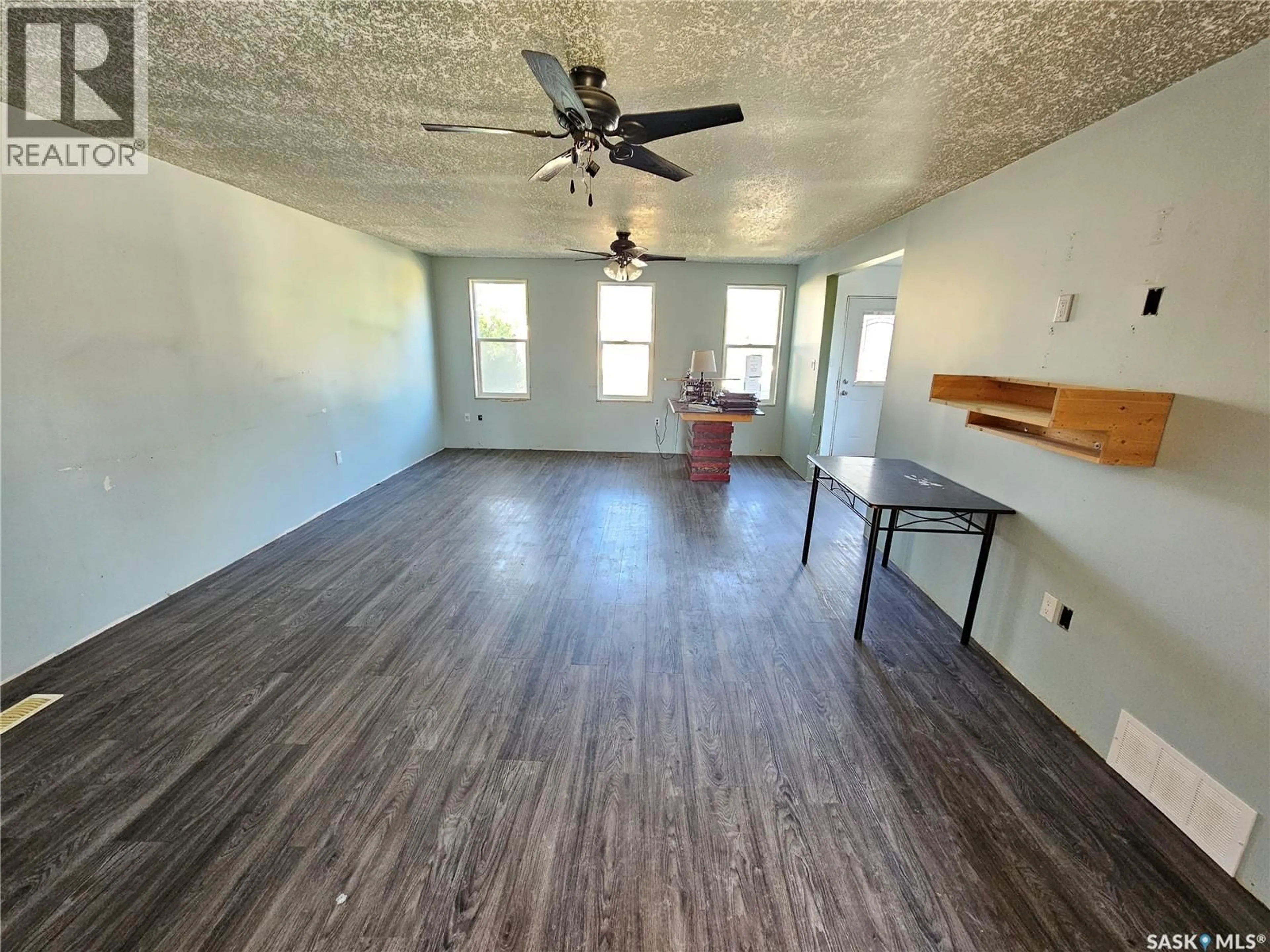 A pic of a room for 245 ORIOLE AVENUE, Briercrest Saskatchewan S0H0K0