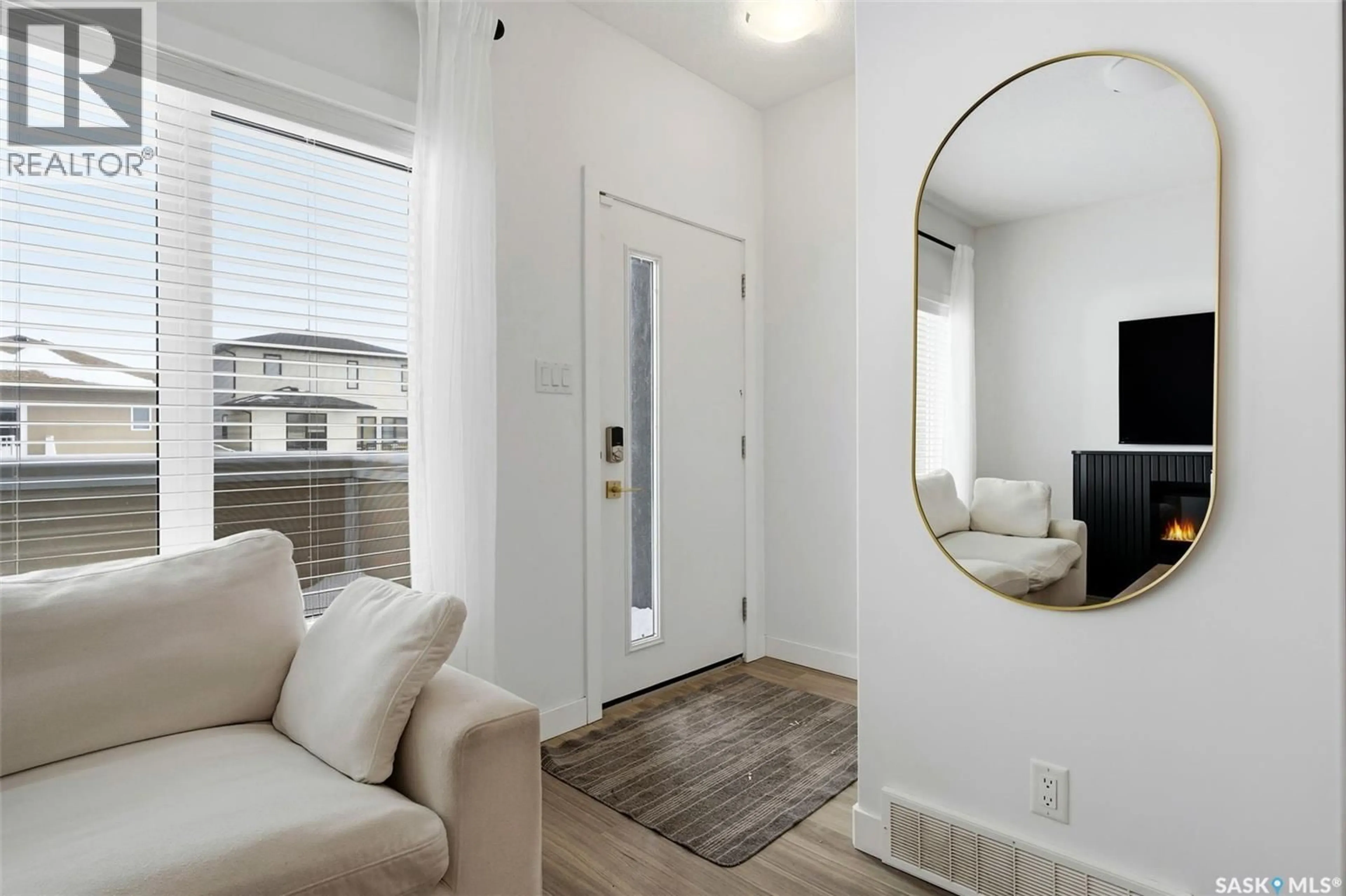 Indoor entryway for 3951 JAMES HILL ROAD, Regina Saskatchewan S4W0N8