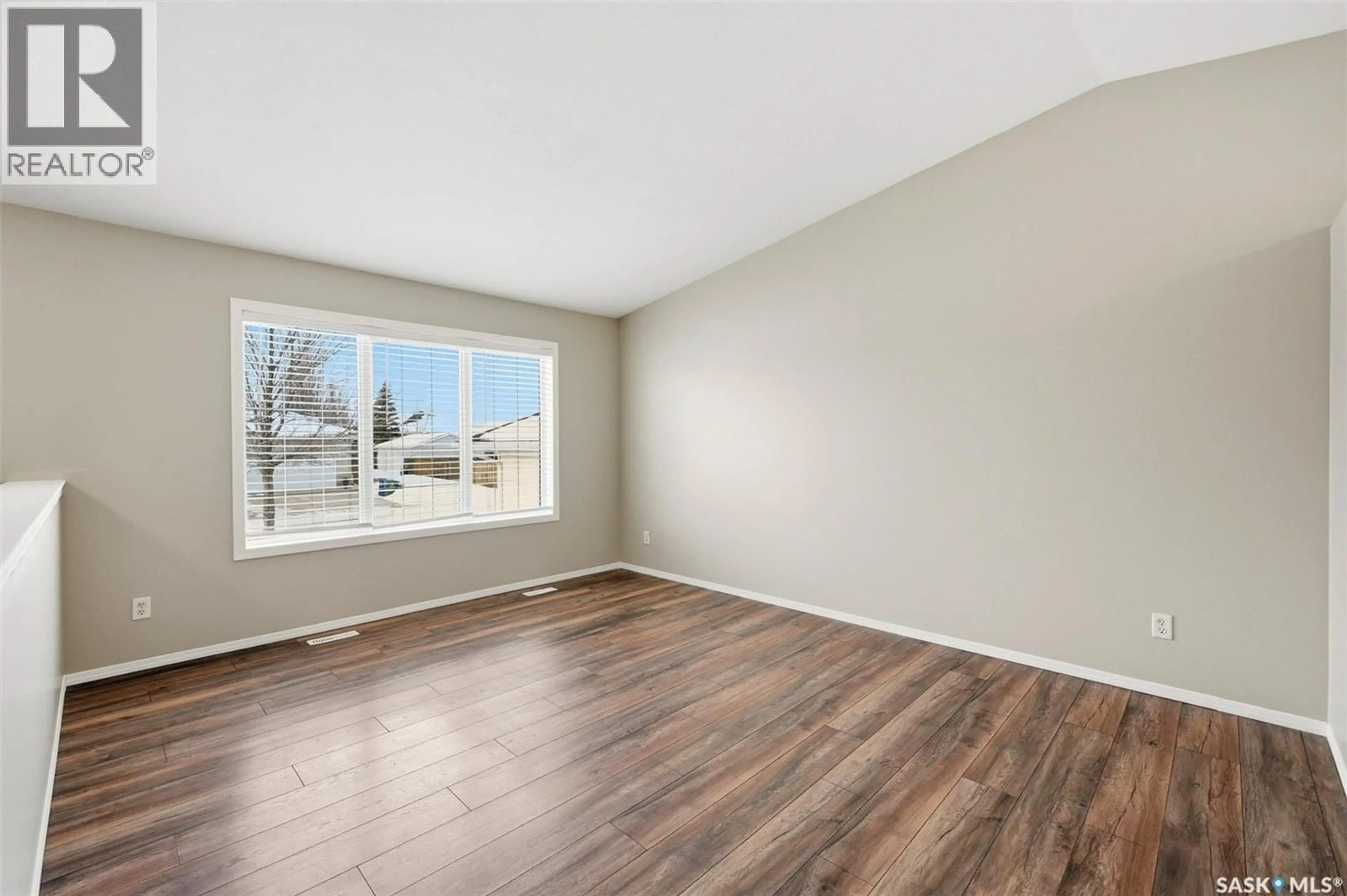 A pic of a room for 626 PETERSON CRESCENT, Saskatoon Saskatchewan S7L7H8