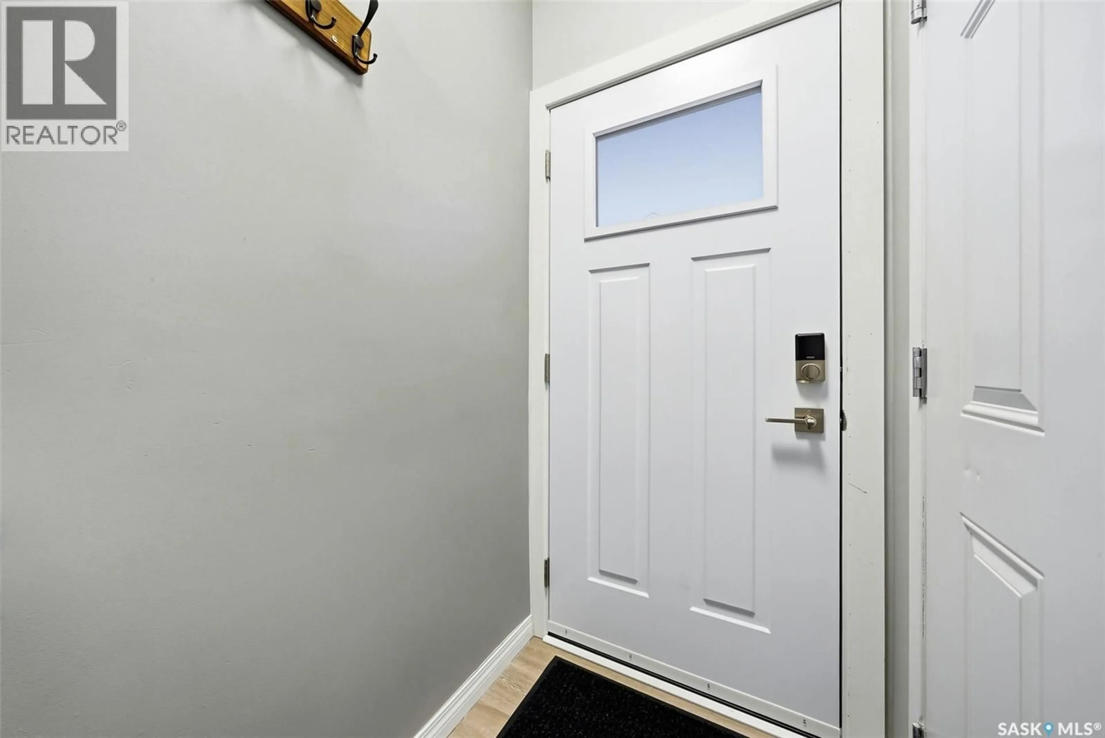 Indoor entryway for E - 3826 CORMORANT DRIVE, Regina Saskatchewan S4N7R8