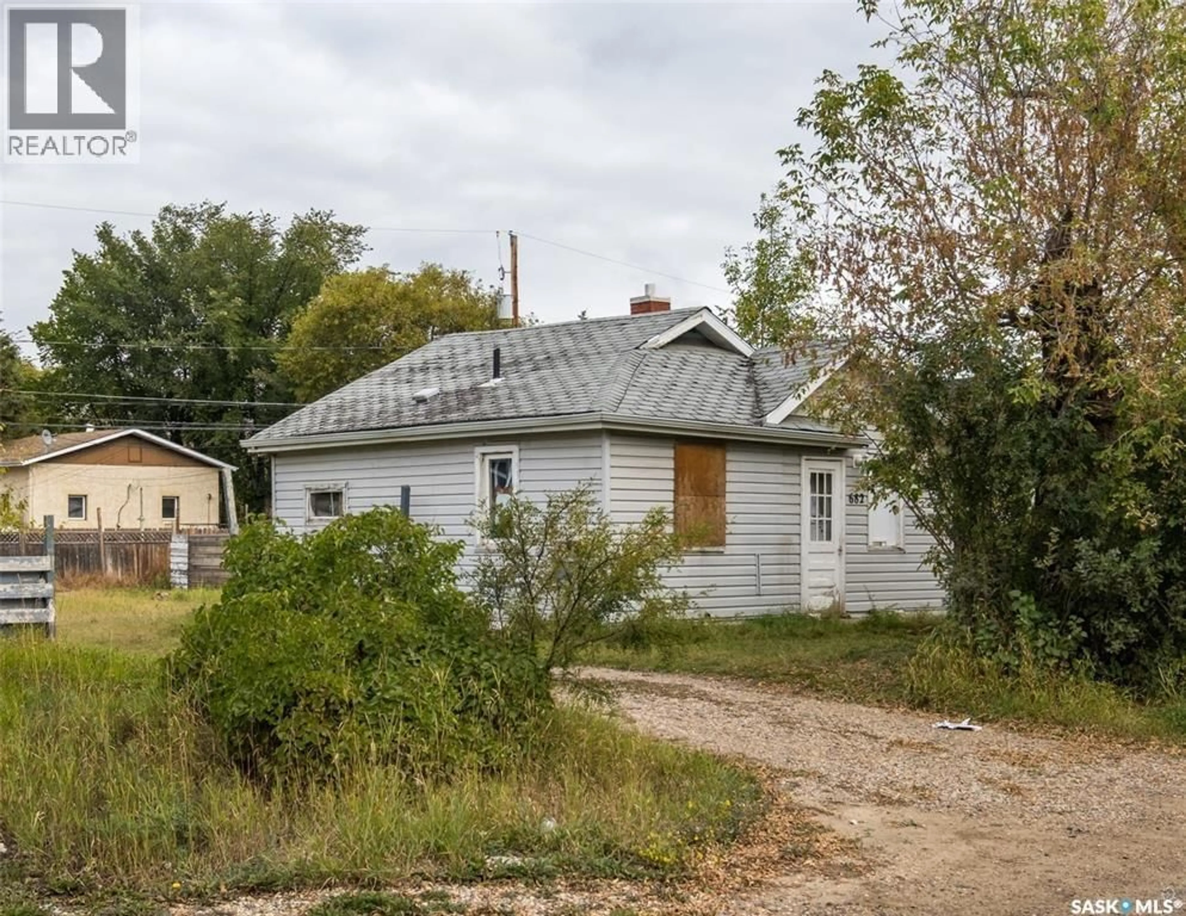 Shed for 325 15TH STREET, Prince Albert Saskatchewan S6V4A2