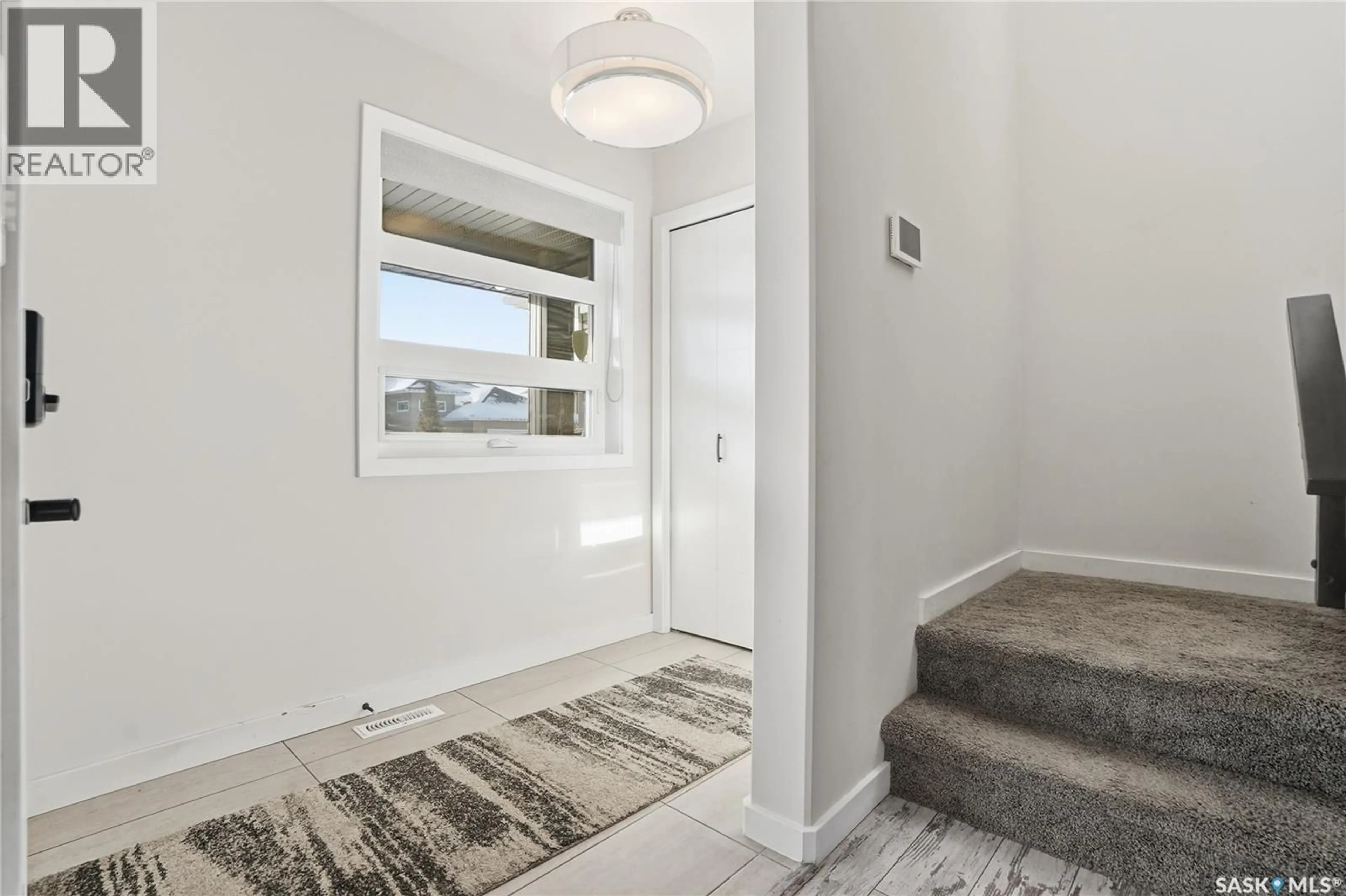 Indoor entryway for 230 KLOPPENBURG WAY, Saskatoon Saskatchewan S7W0N6