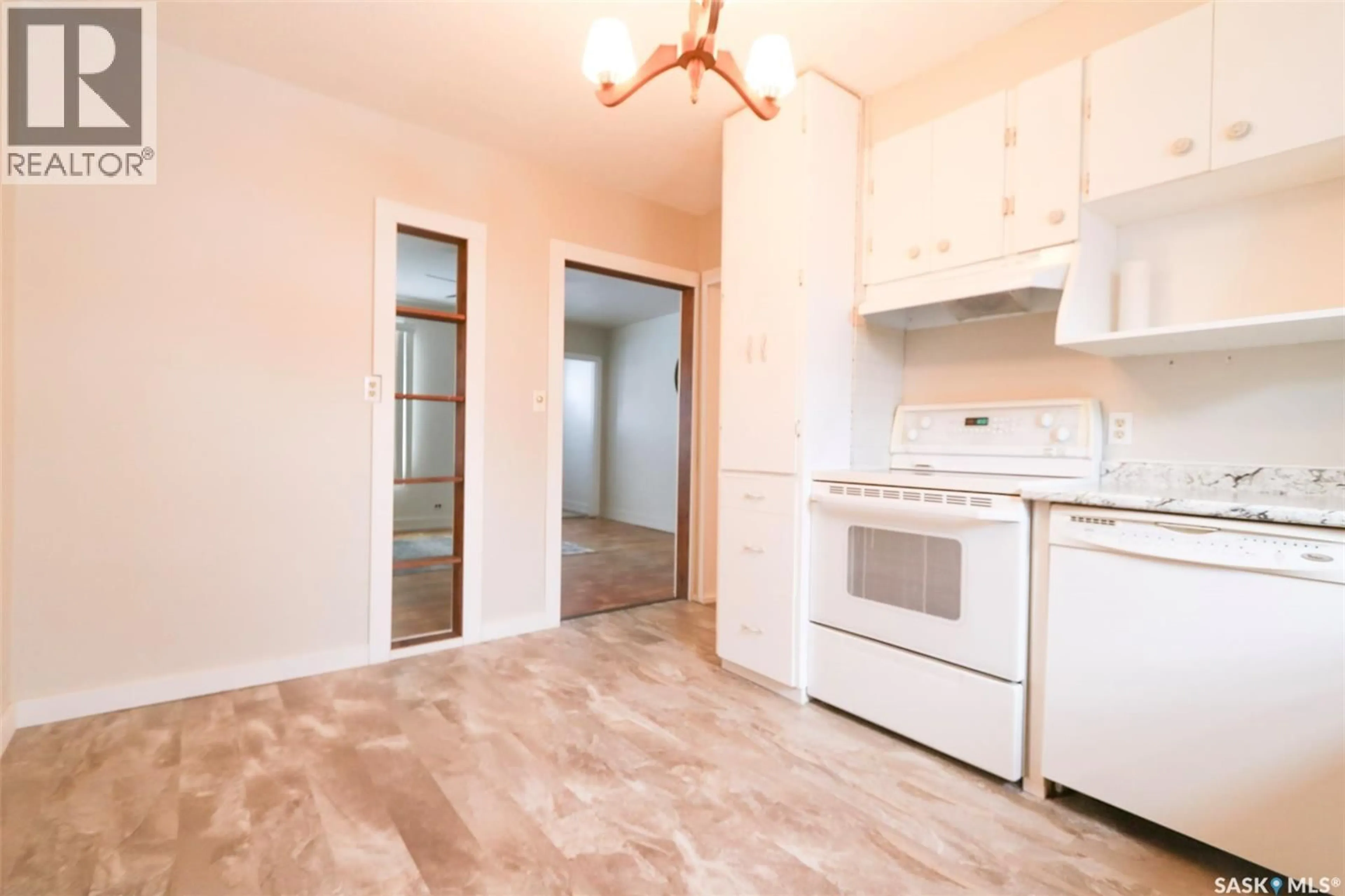 Standard kitchen, unknown for 161 FIRST AVENUE, Yorkton Saskatchewan S3N1H8