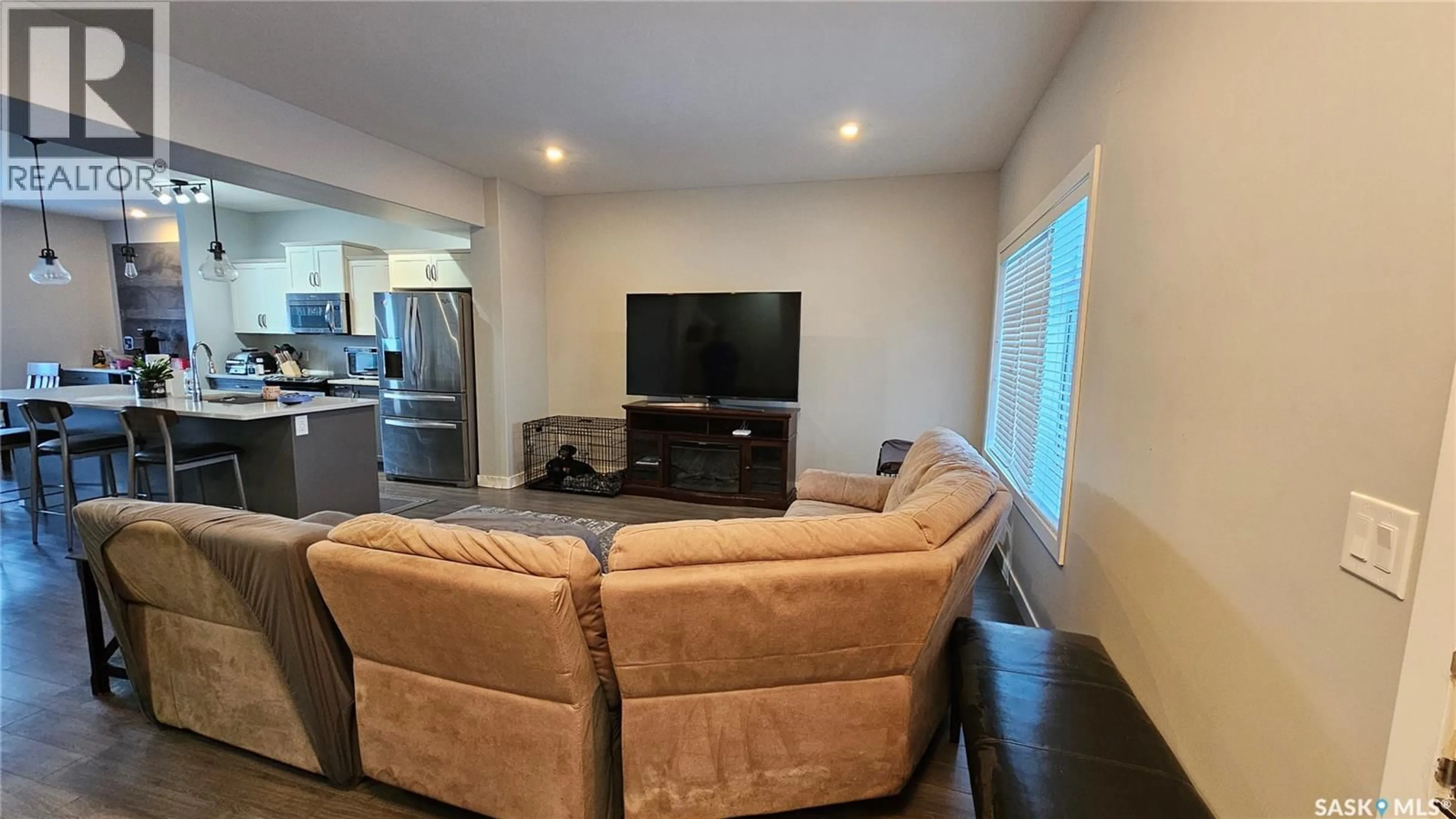 Living room with furniture, unknown for 719 PRINGLE CRESCENT, Saskatoon Saskatchewan S7T0S7