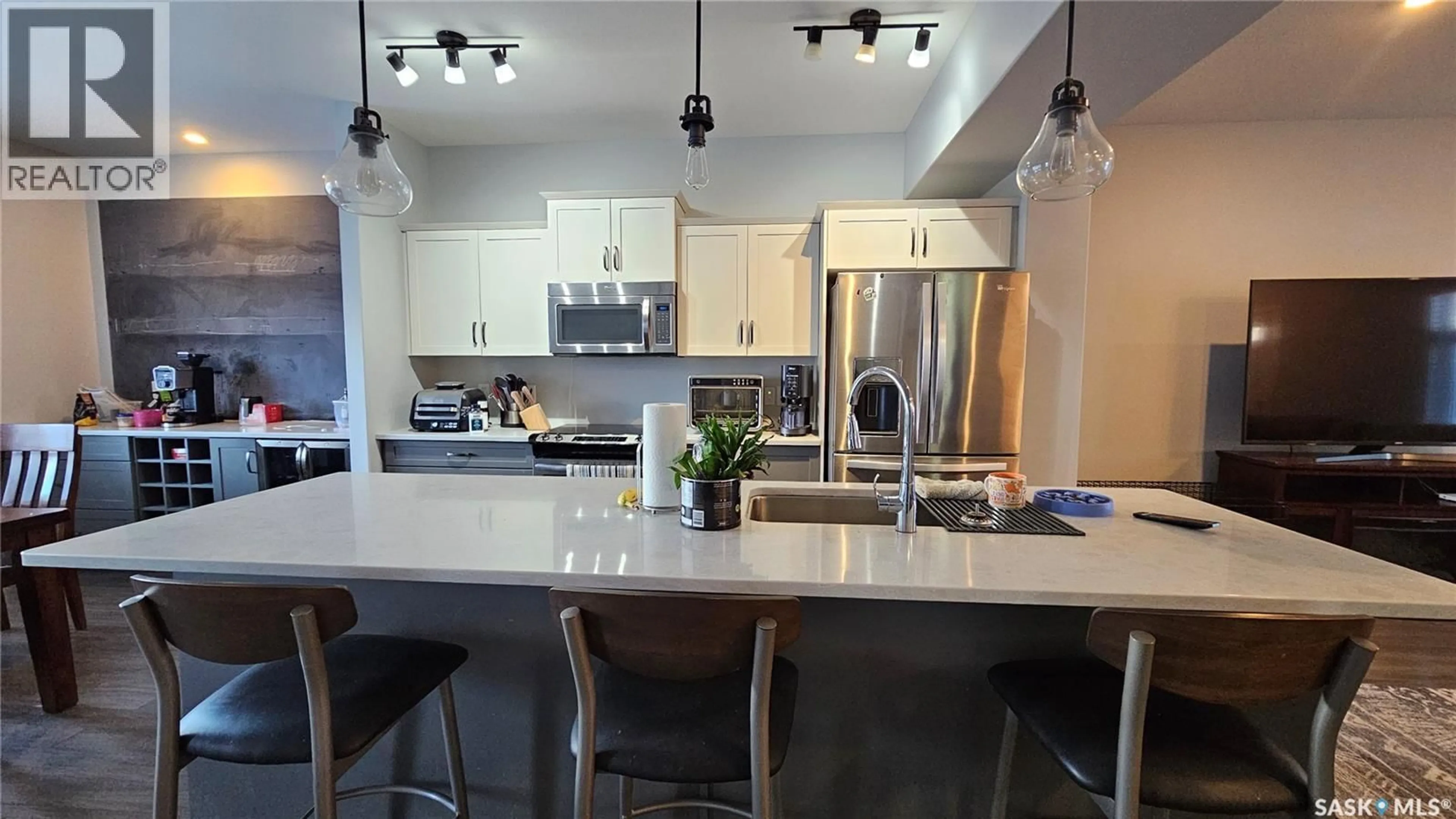 Open concept kitchen, unknown for 719 PRINGLE CRESCENT, Saskatoon Saskatchewan S7T0S7