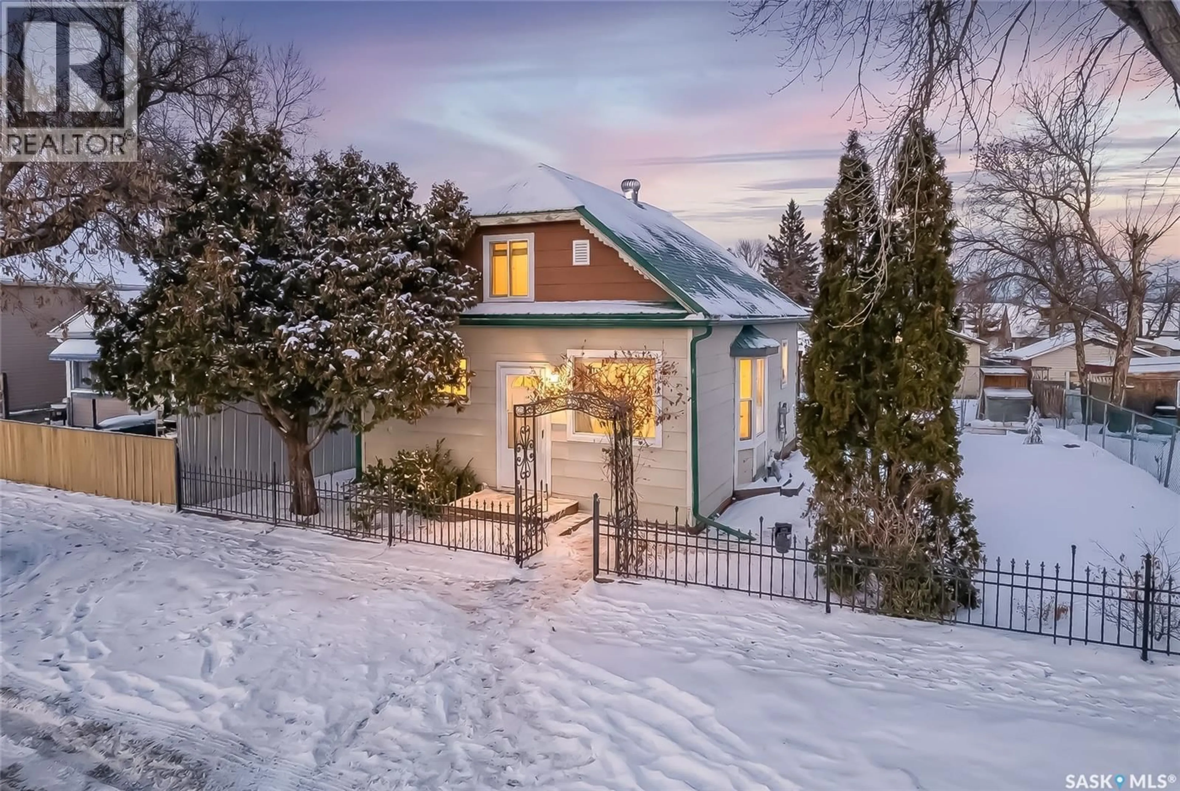 Unknown for 222 LILLOOET STREET, Moose Jaw Saskatchewan S6H4Y9