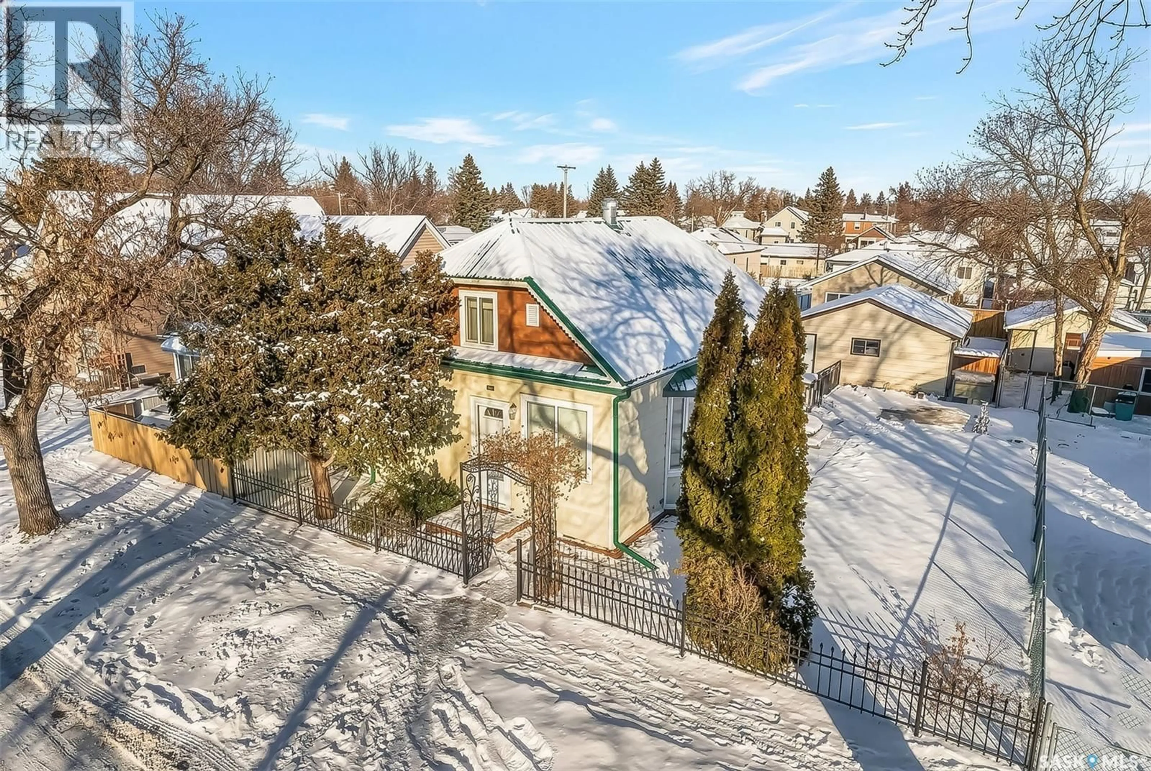 A pic from outside/outdoor area/front of a property/back of a property/a pic from drone, street for 222 LILLOOET STREET, Moose Jaw Saskatchewan S6H4Y9