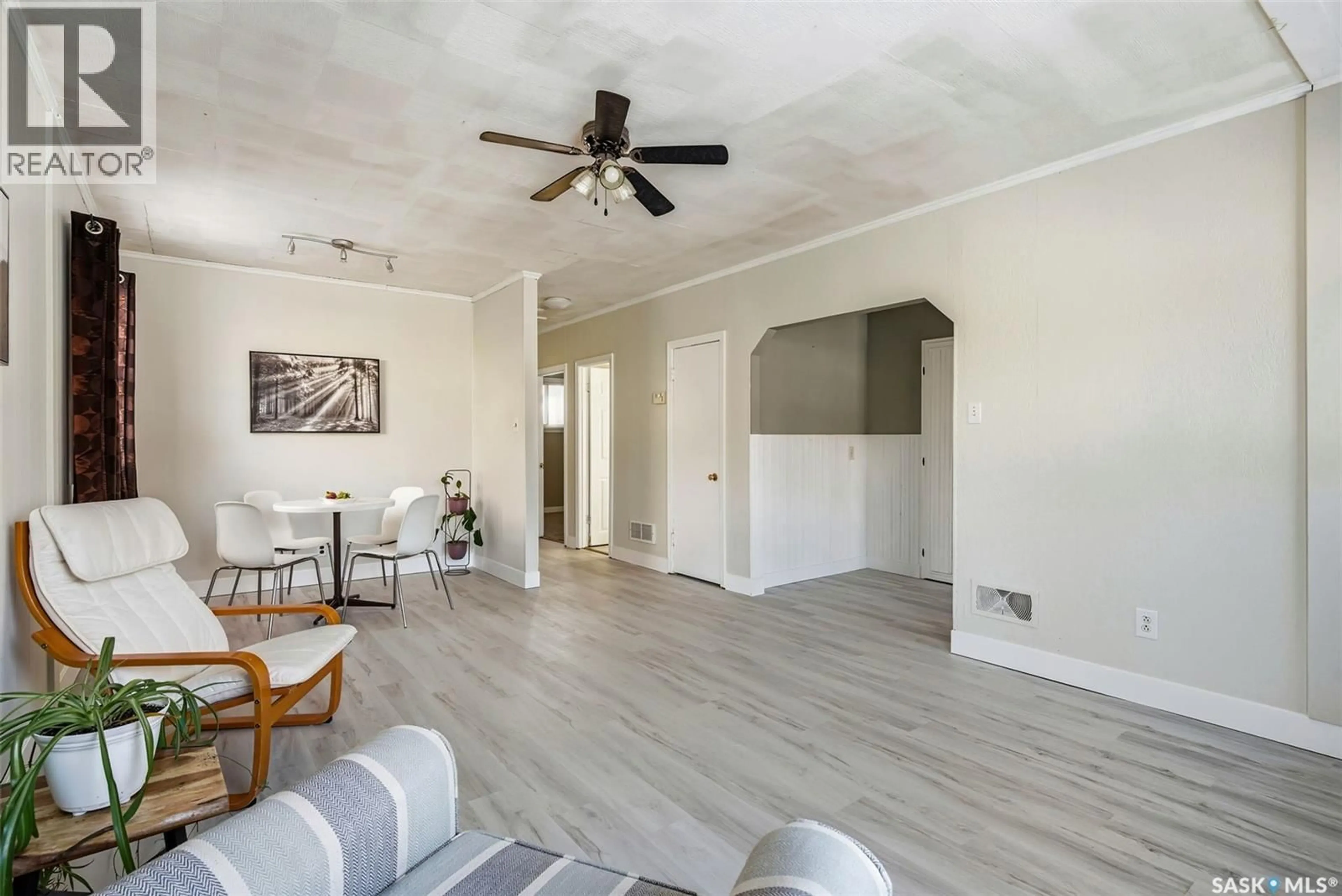 Living room with furniture, unknown for 745 ELPHINSTONE STREET, Regina Saskatchewan S4T3L3