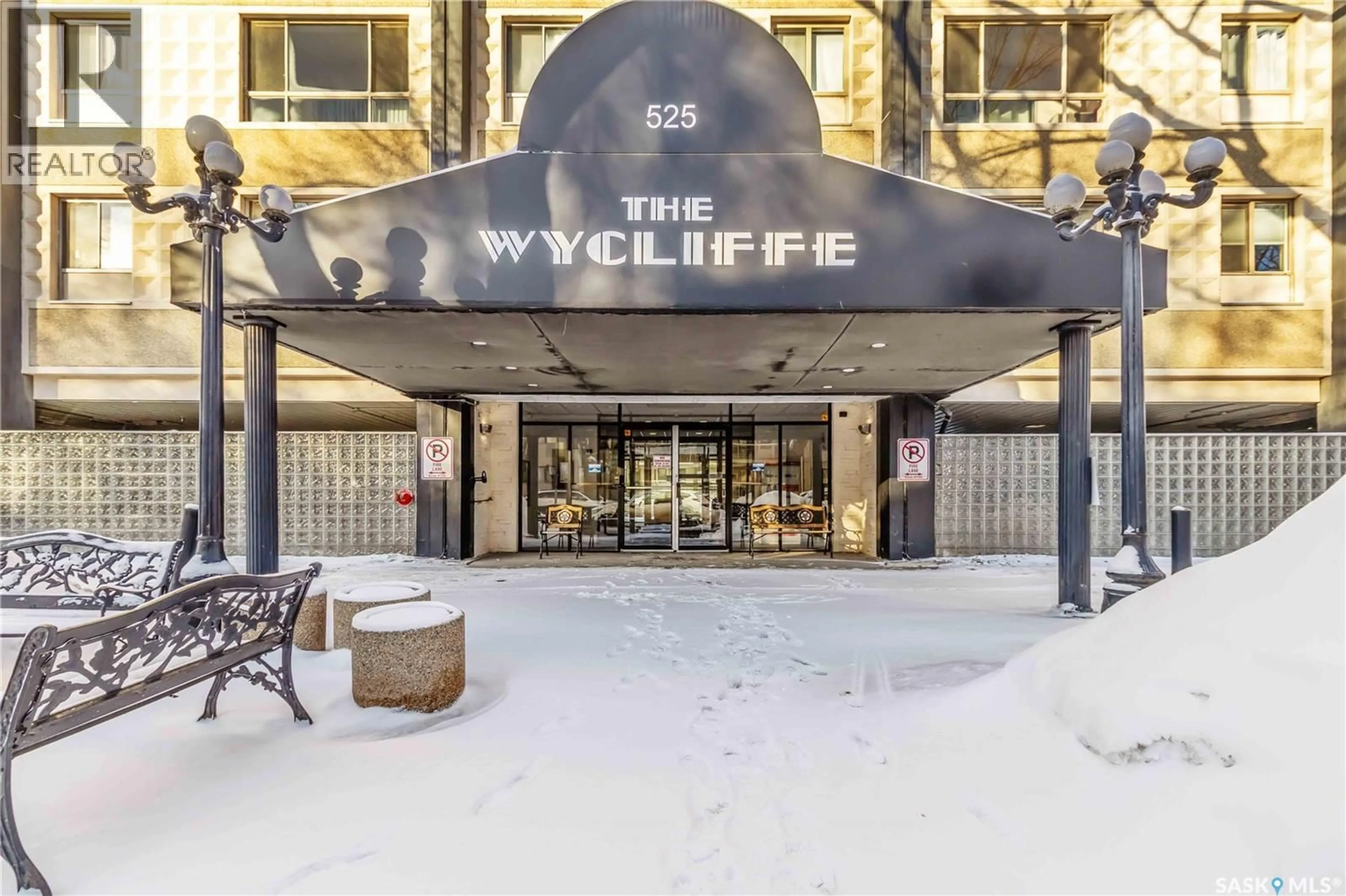 Indoor foyer for 103 - 525 3RD AVENUE, Saskatoon Saskatchewan S7K2J6