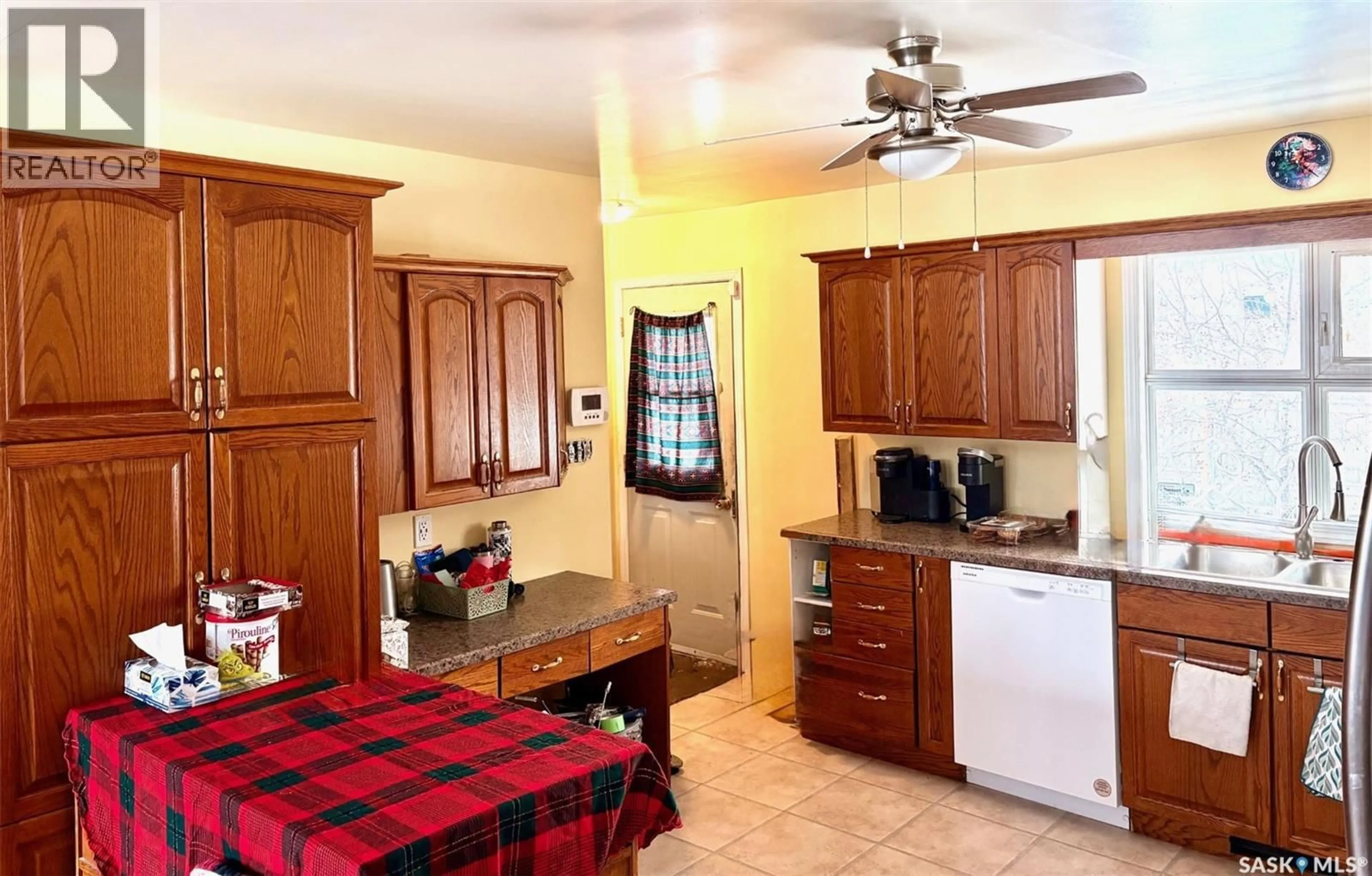 Standard kitchen, unknown for 713 CALGARY STREET, Broadview Saskatchewan S0G0K0