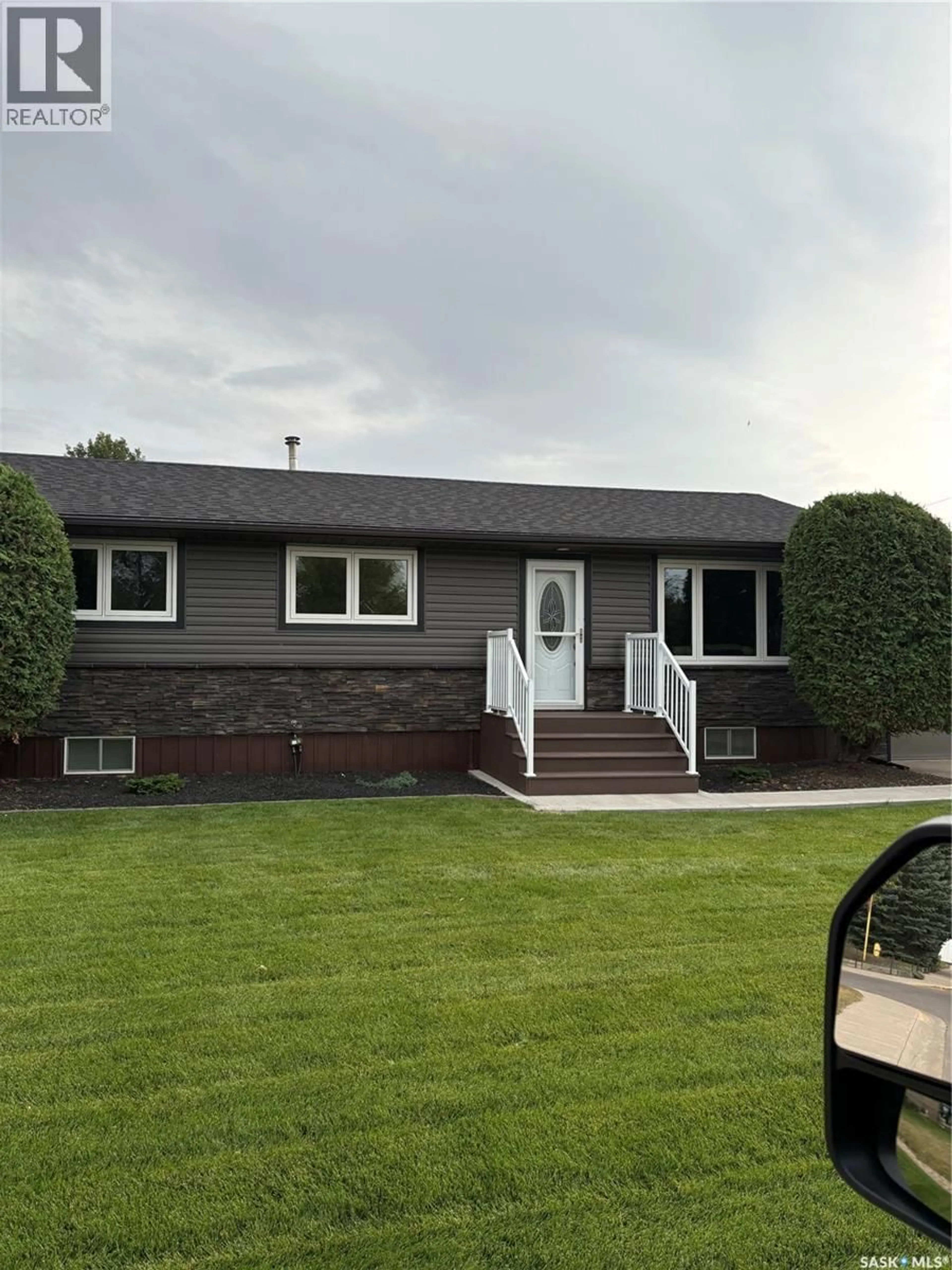Home with vinyl exterior material, street for 1620 DIEPPE CRESCENT, Estevan Saskatchewan S4A1W7