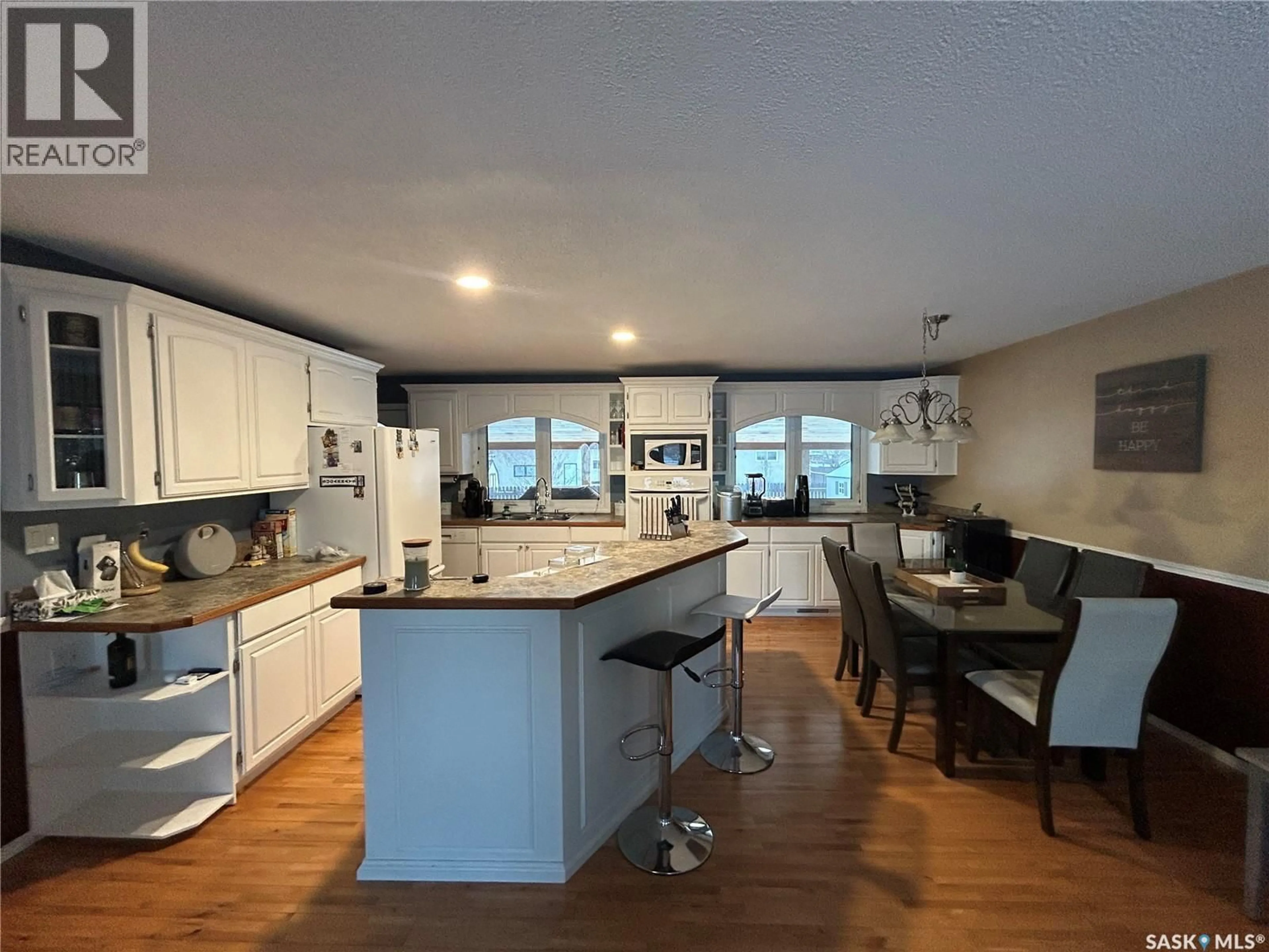 Open concept kitchen, unknown for 1620 DIEPPE CRESCENT, Estevan Saskatchewan S4A1W7