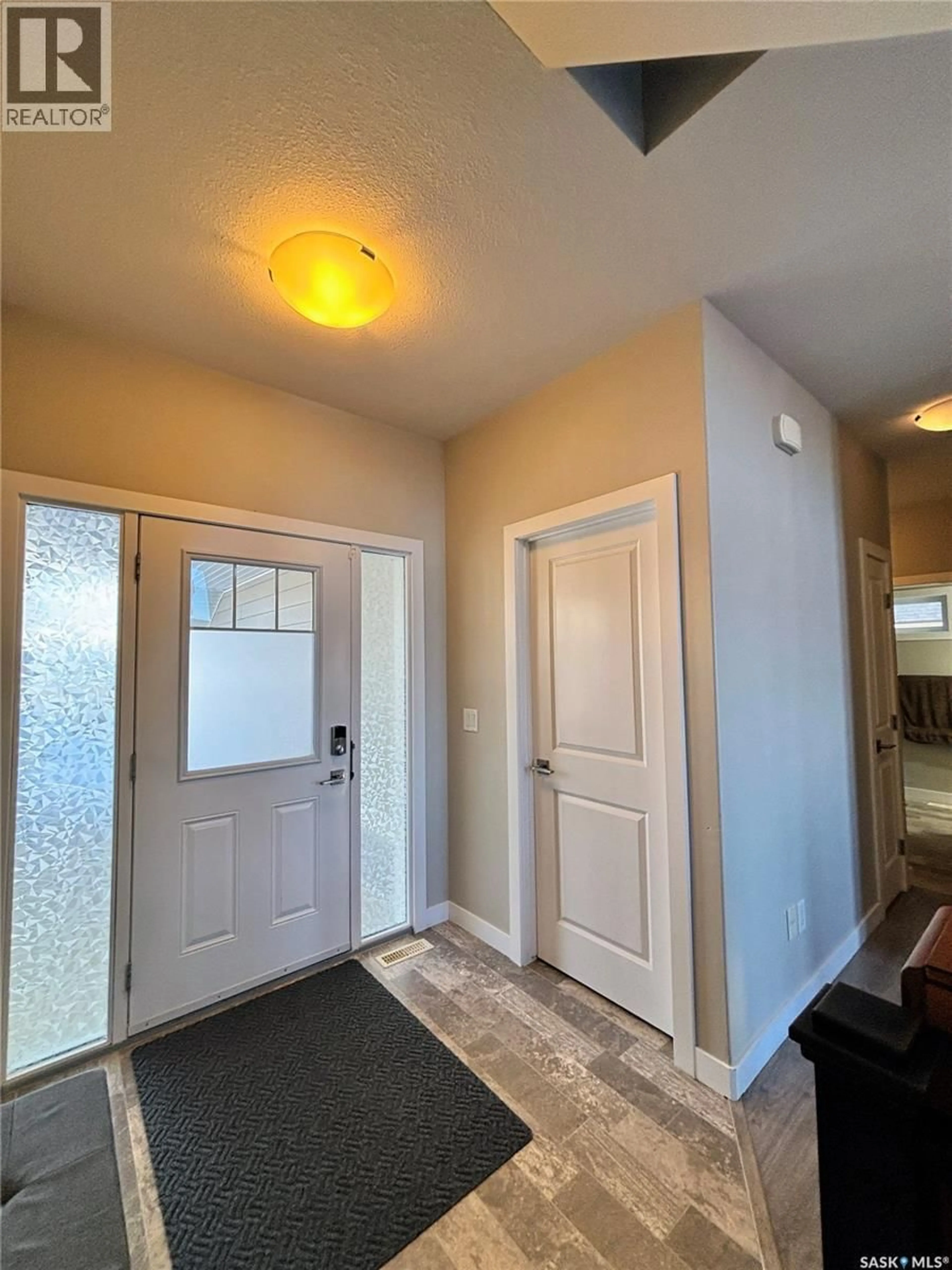 Indoor entryway for 255 EATON CRESCENT, Saskatoon Saskatchewan S7V0H3