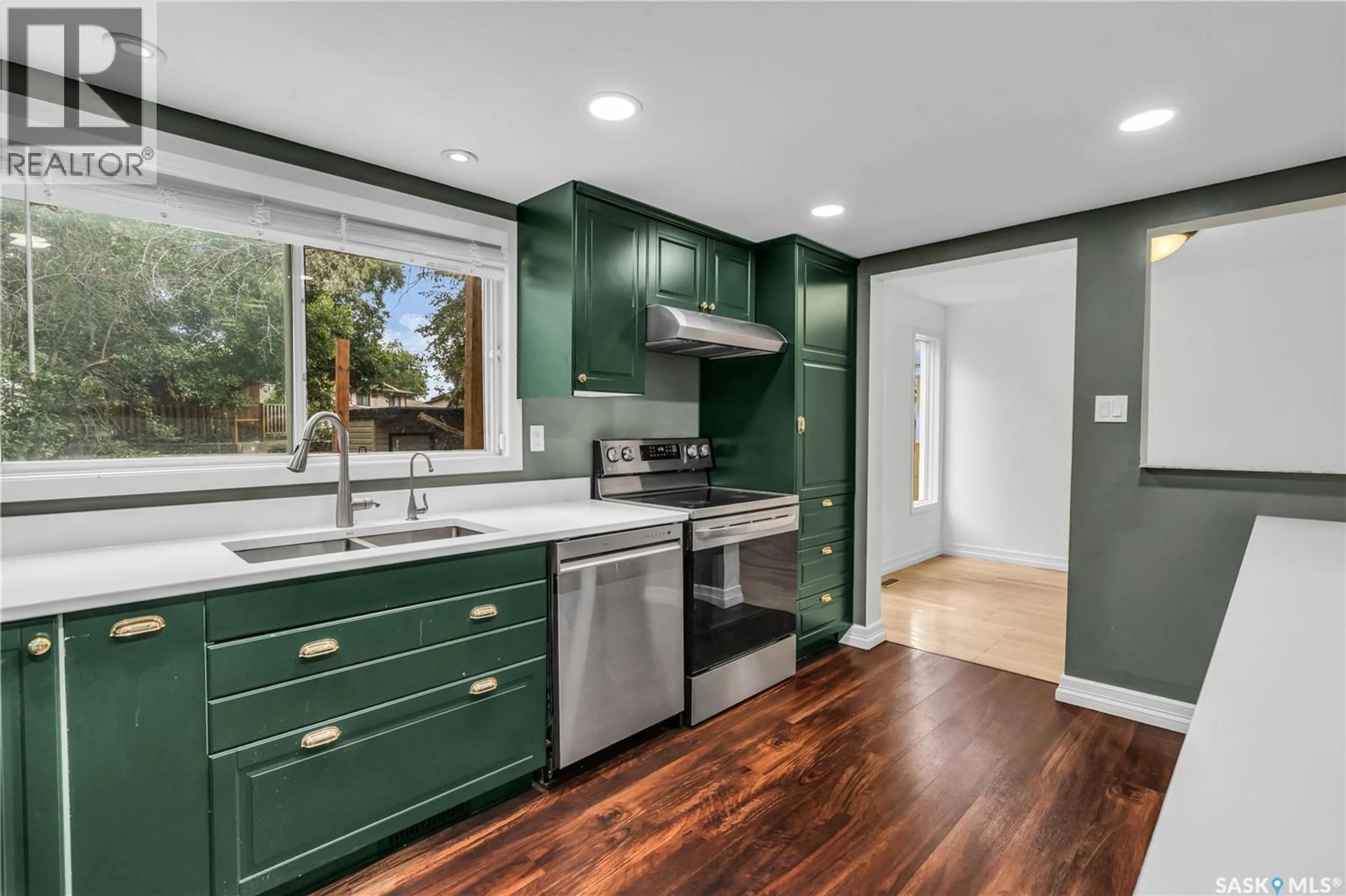 Open concept kitchen, unknown for 2643 KLIMAN CRESCENT, Regina Saskatchewan S4V0M1