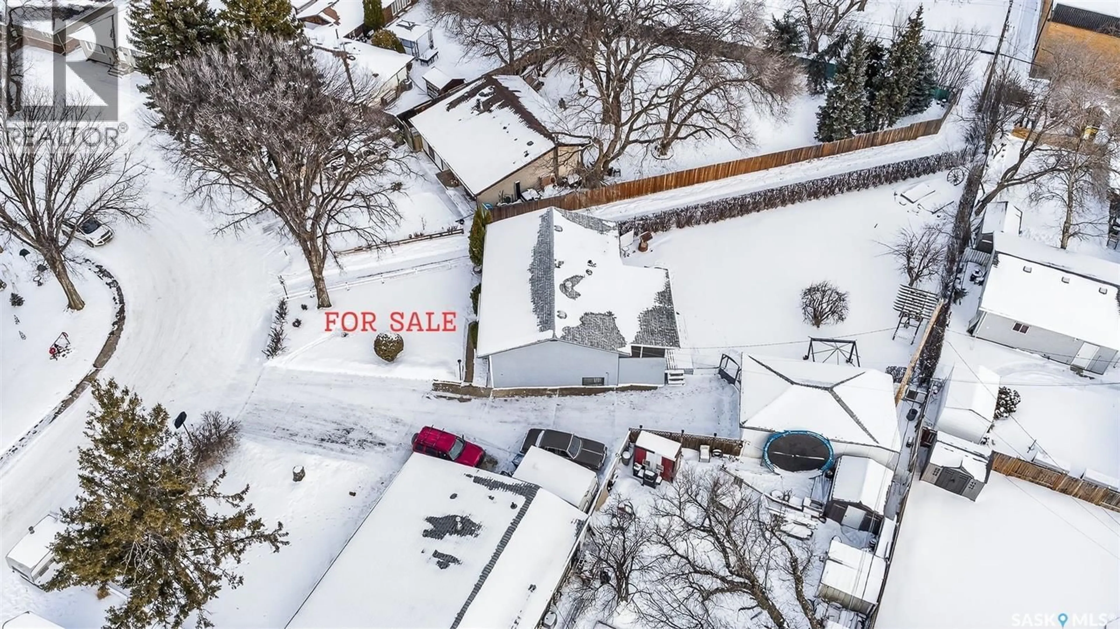 A pic from outside/outdoor area/front of a property/back of a property/a pic from drone, street for 1156 DUFFIELD CRESCENT, Moose Jaw Saskatchewan S6H5M4