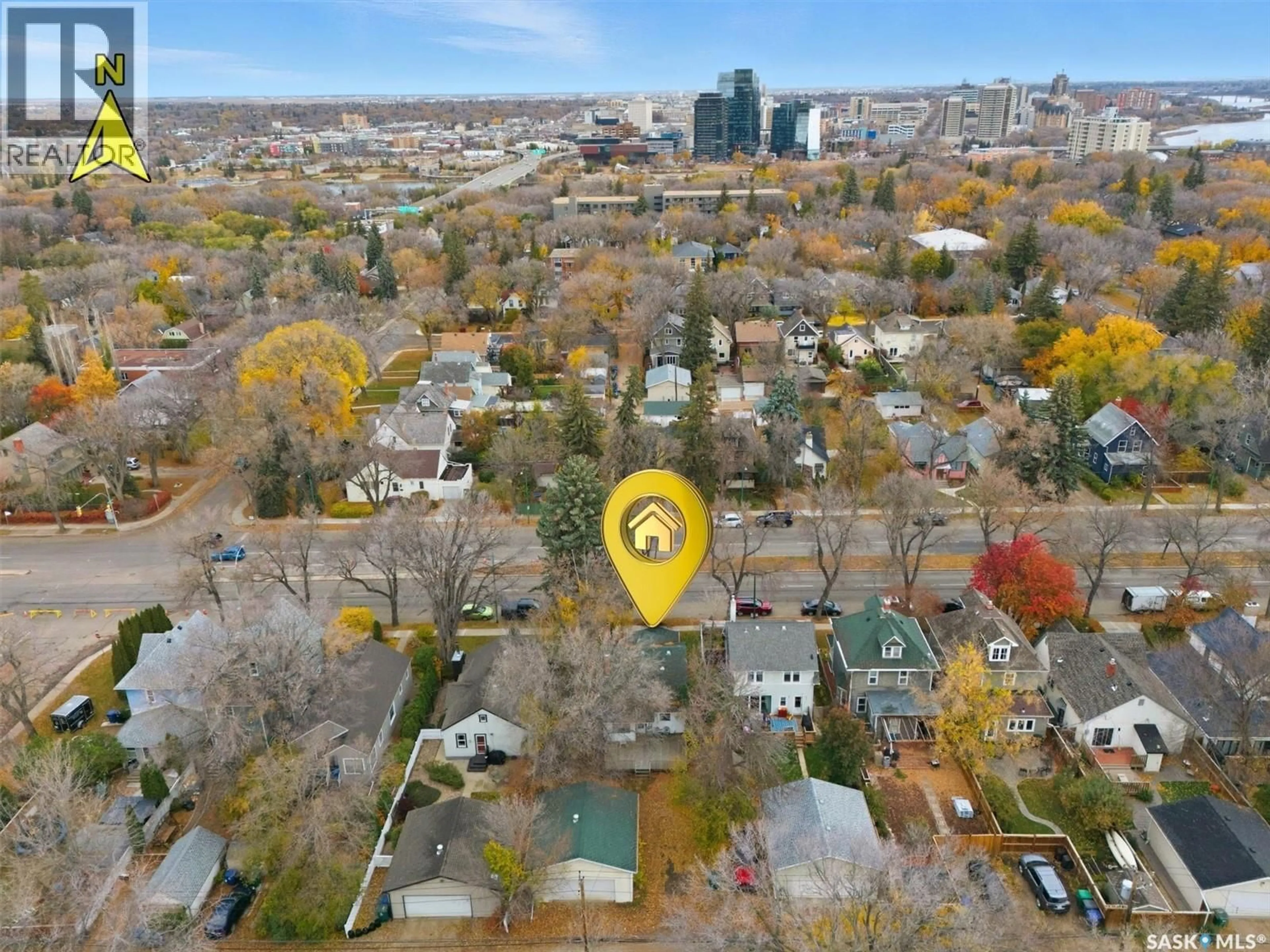A pic from outside/outdoor area/front of a property/back of a property/a pic from drone, city buildings view from balcony for 210 8TH STREET, Saskatoon Saskatchewan S7H0P3