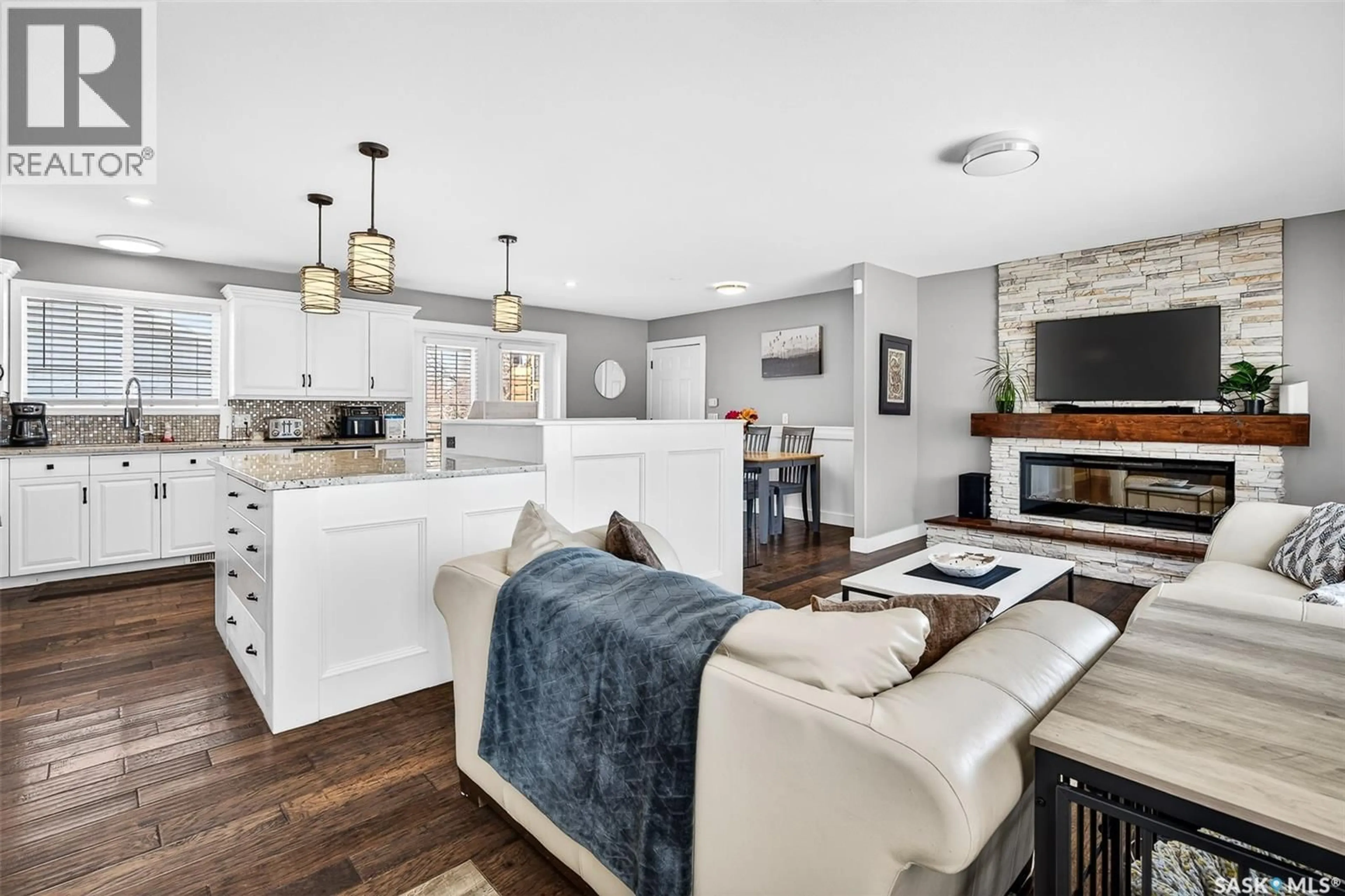 Open concept kitchen, unknown for 1150 BOGUE AVENUE, Moose Jaw Saskatchewan S6H4M5