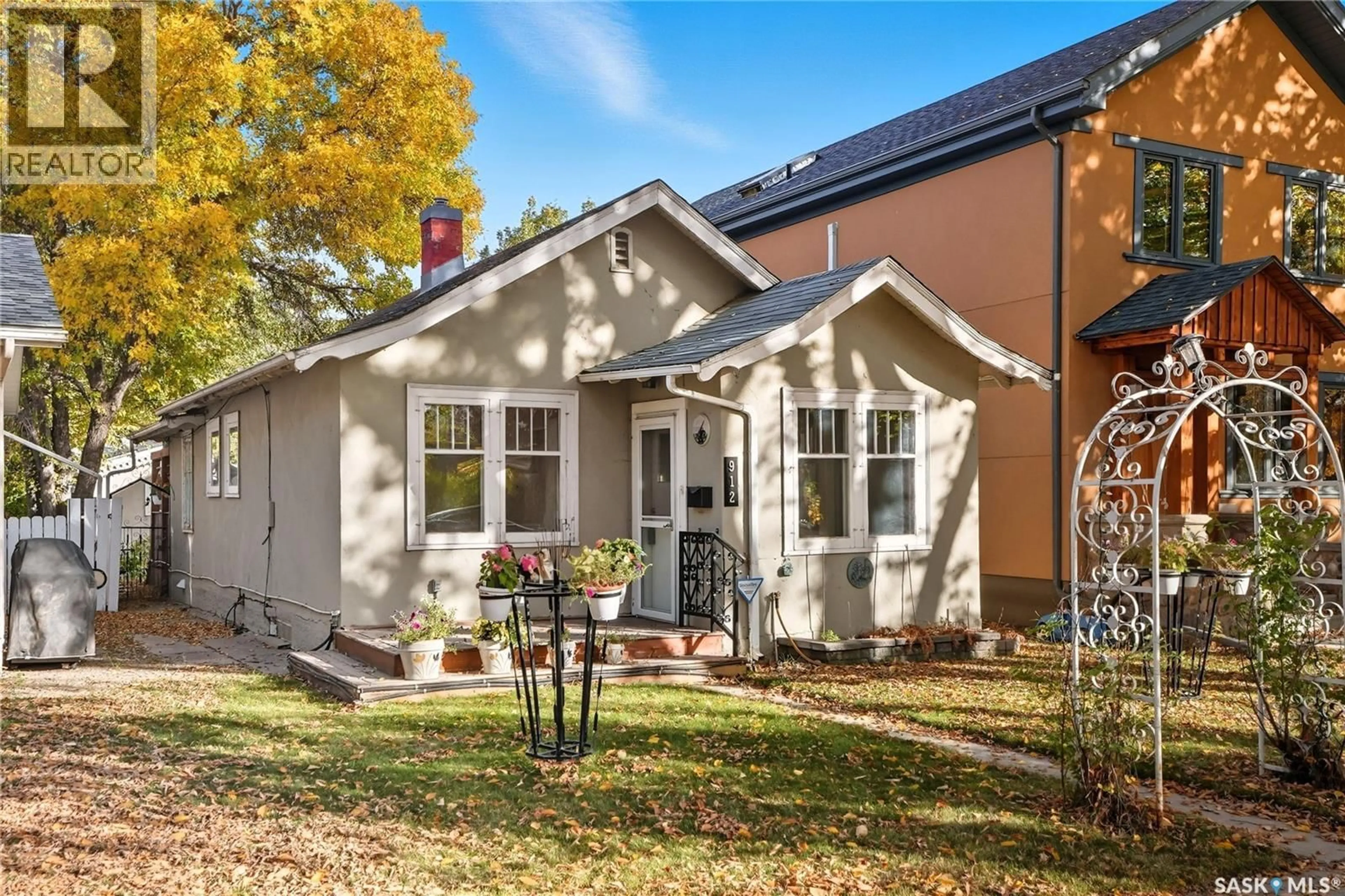 Home with brick exterior material, street for 912 5TH AVENUE, Saskatoon Saskatchewan S7K2S1
