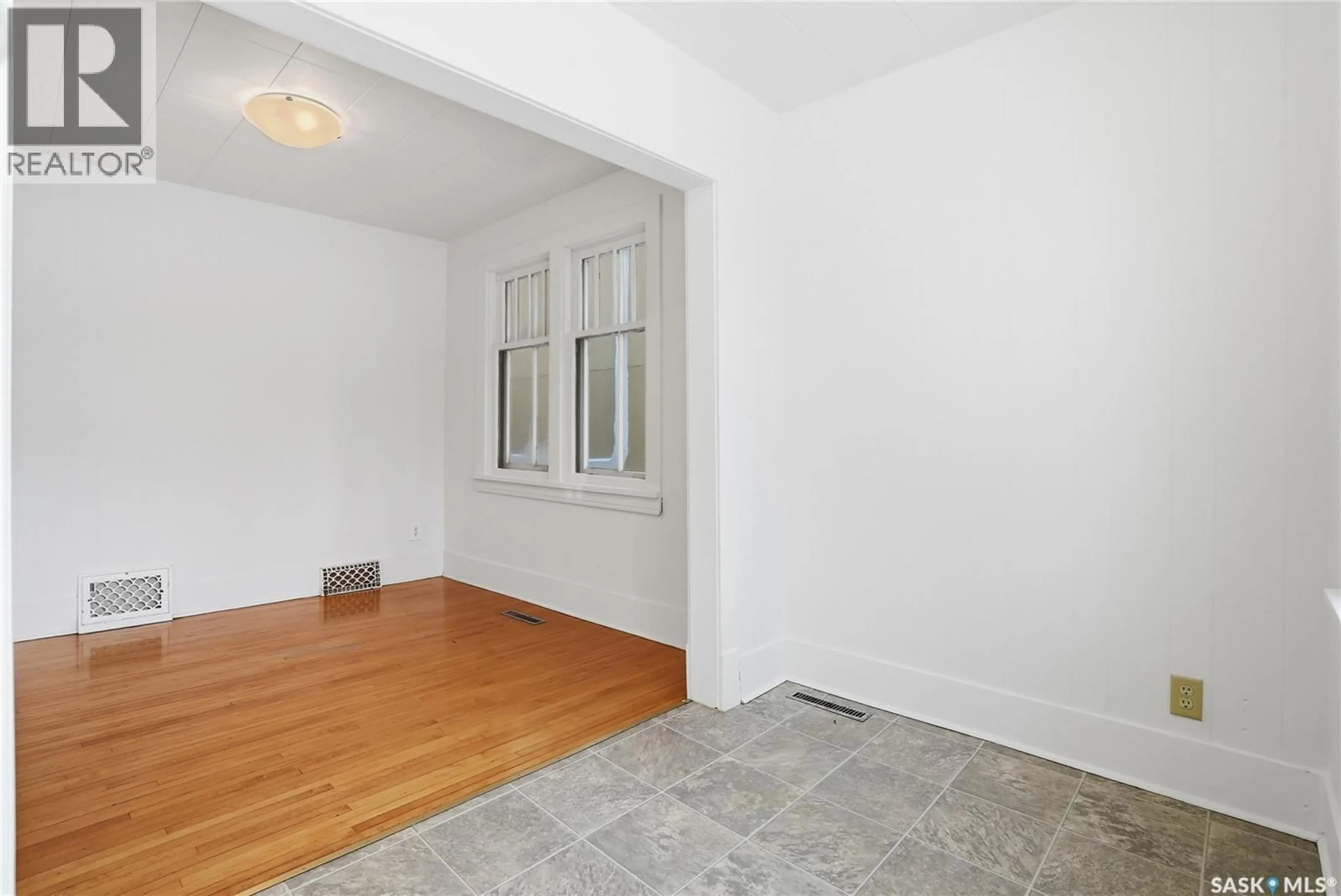 Unknown for 912 5TH AVENUE, Saskatoon Saskatchewan S7K2S1