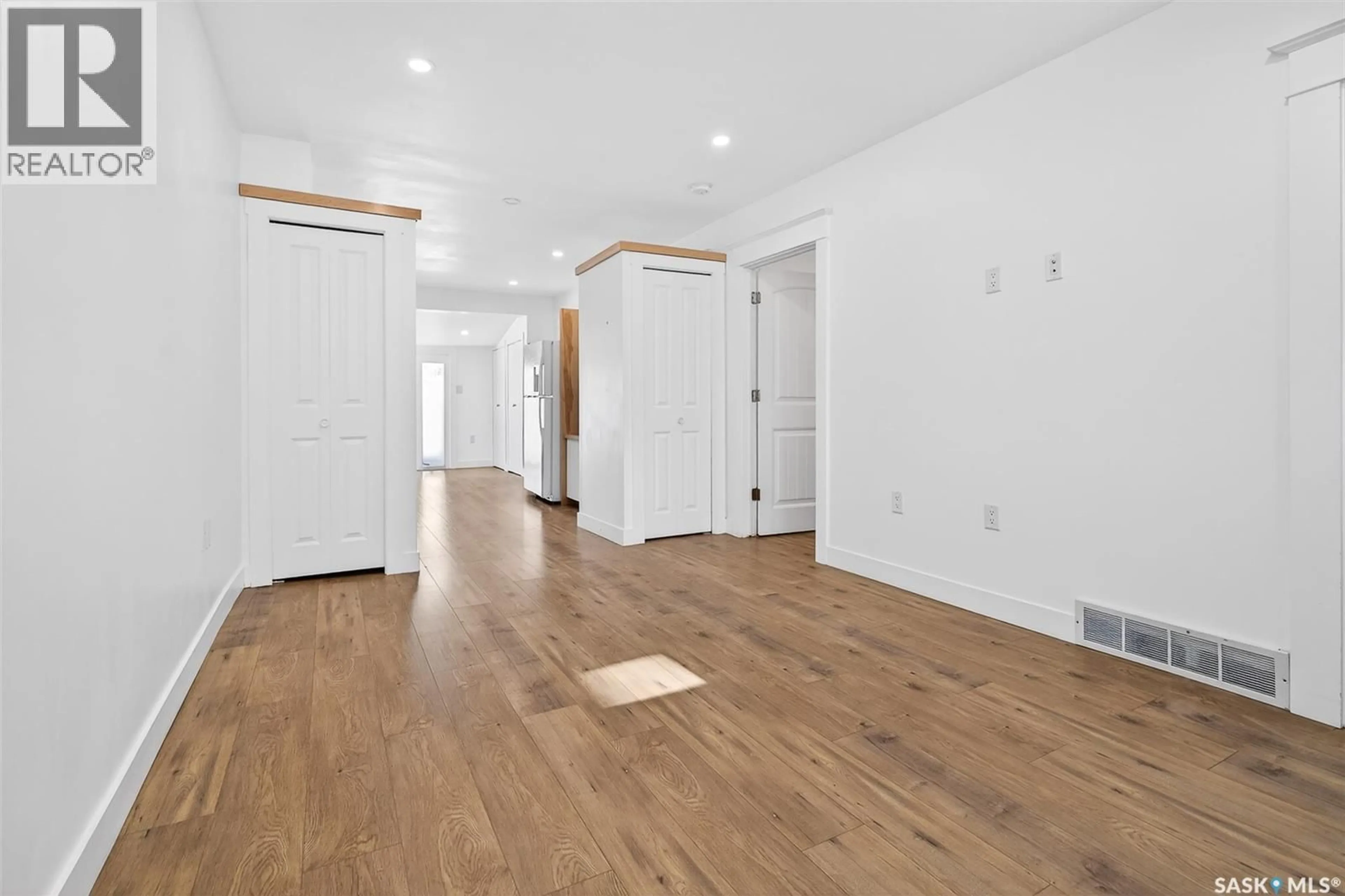 Unknown for 464 IROQUOIS STREET, Moose Jaw Saskatchewan S6H5B3