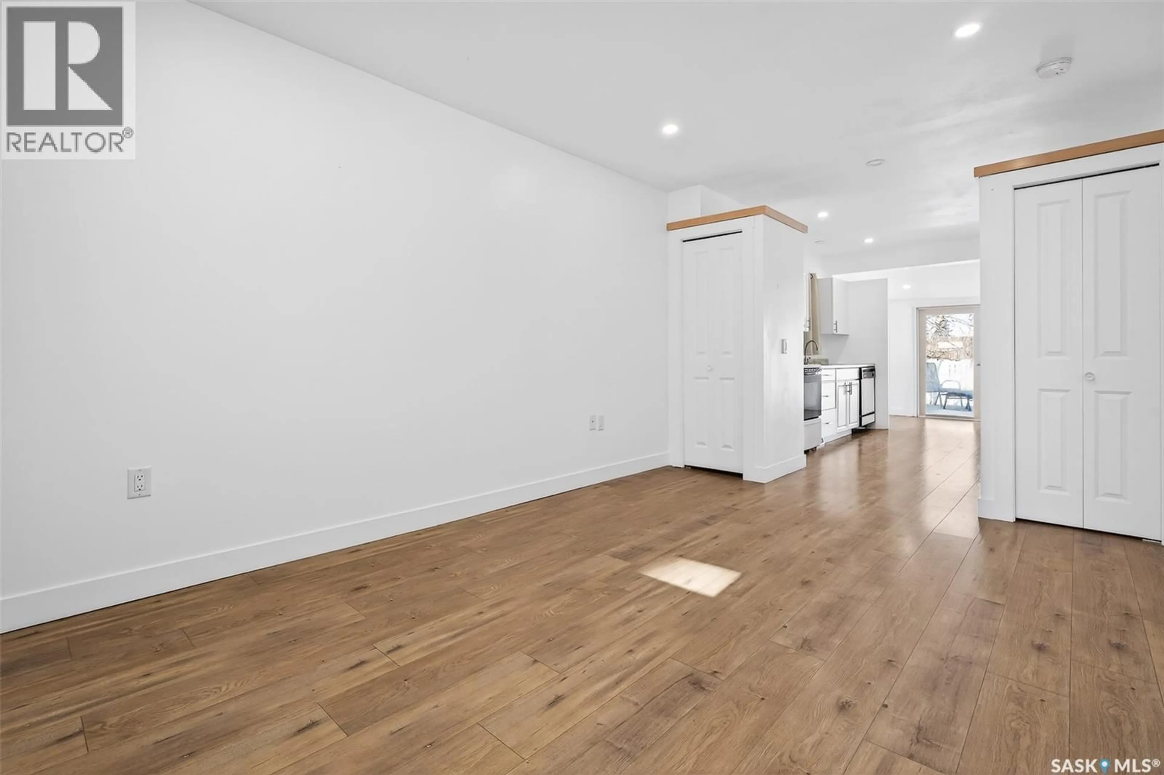 A pic of a room for 464 IROQUOIS STREET, Moose Jaw Saskatchewan S6H5B3