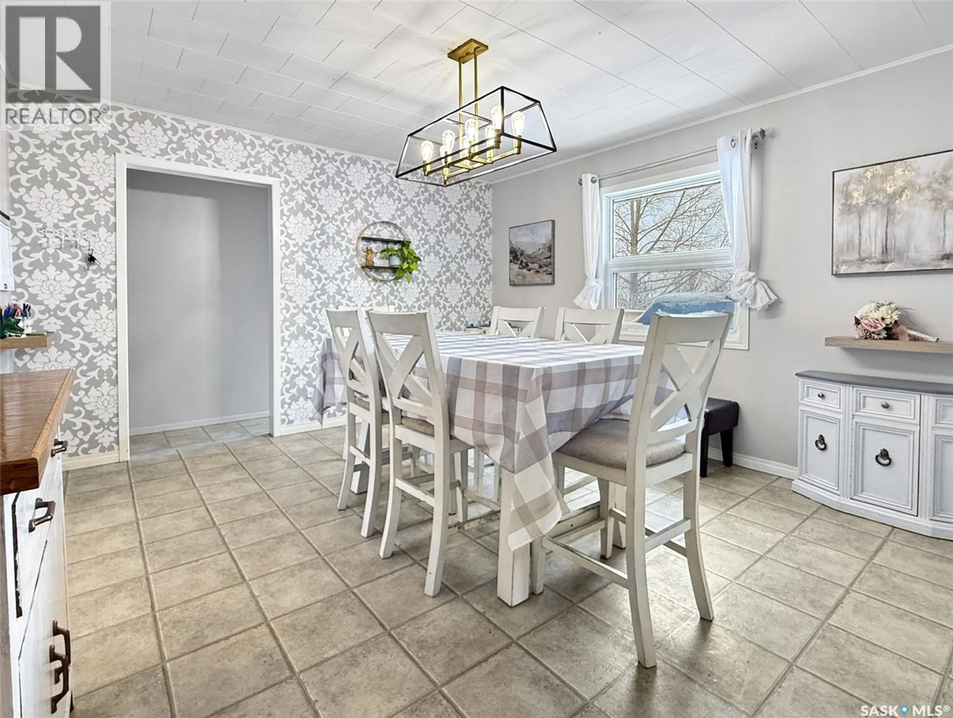 Dining room, ceramic/tile floor for Rm - COULEE ACREAGE, Coulee Rm No. 136 Saskatchewan S0N2Y0