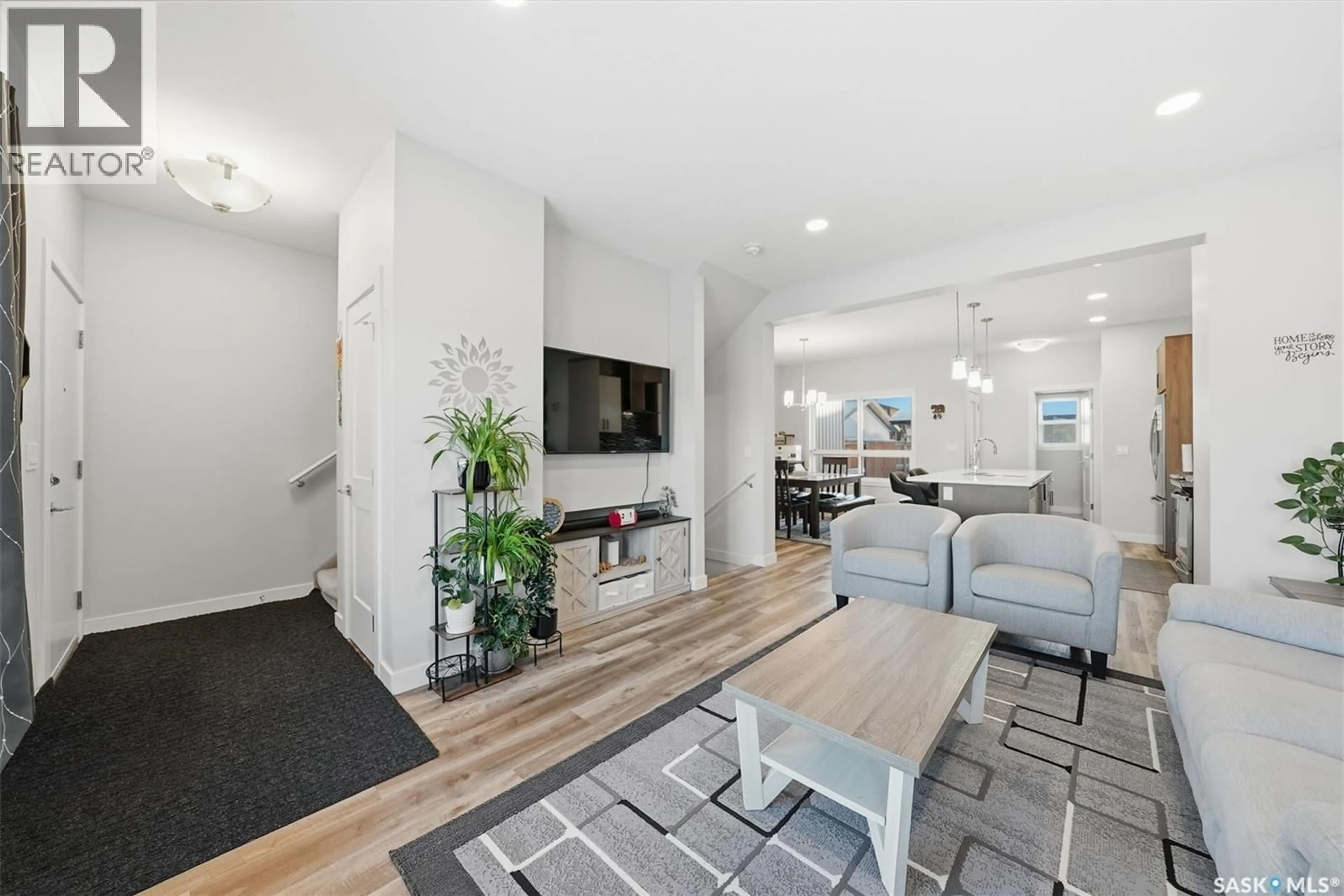 Living room with furniture, unknown for 705 EVERGREEN BOULEVARD, Saskatoon Saskatchewan S7W0Y8