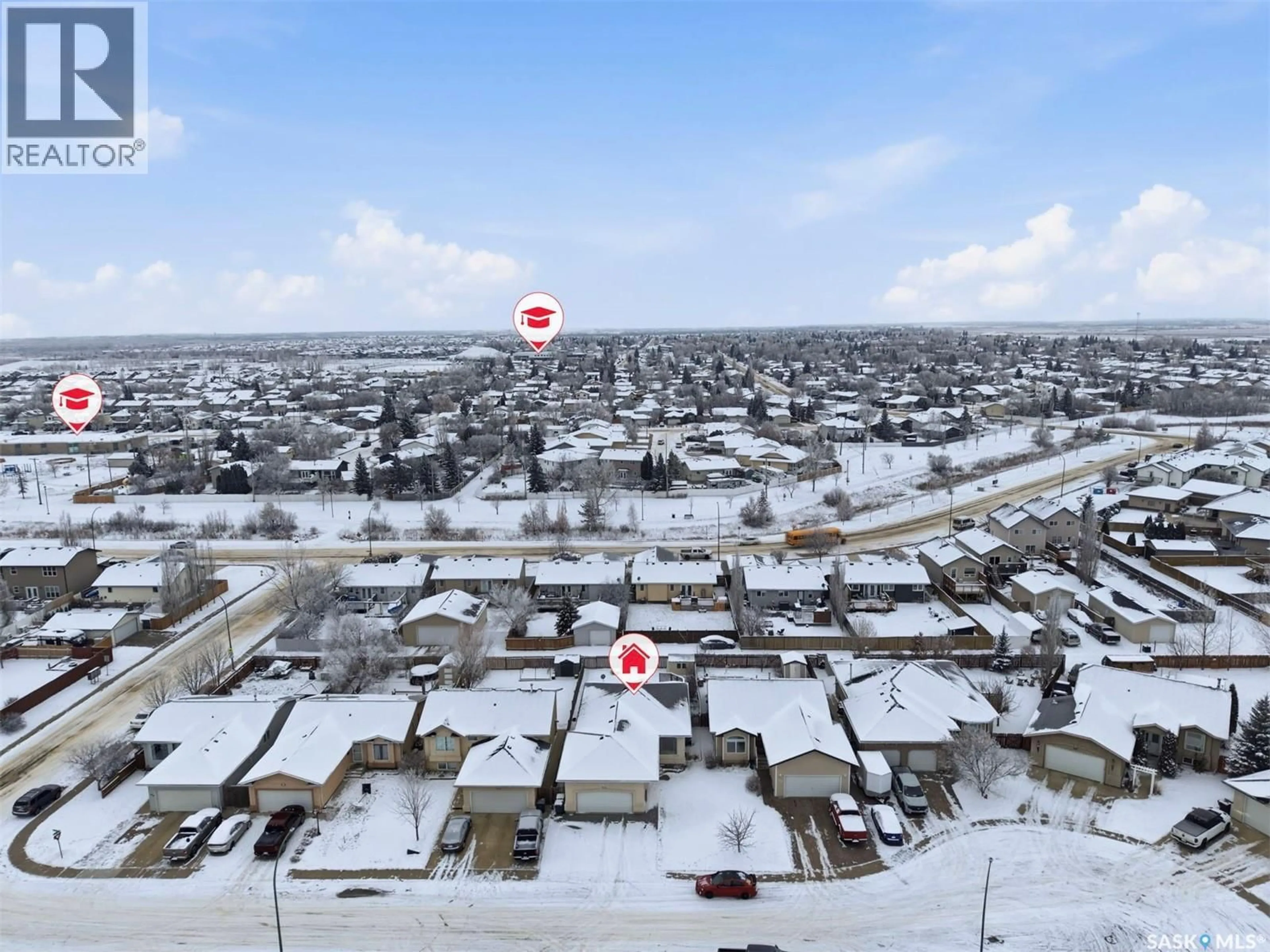 A pic from outside/outdoor area/front of a property/back of a property/a pic from drone, street for 606 GIESBRECHT COURT, Martensville Saskatchewan S0K2T2