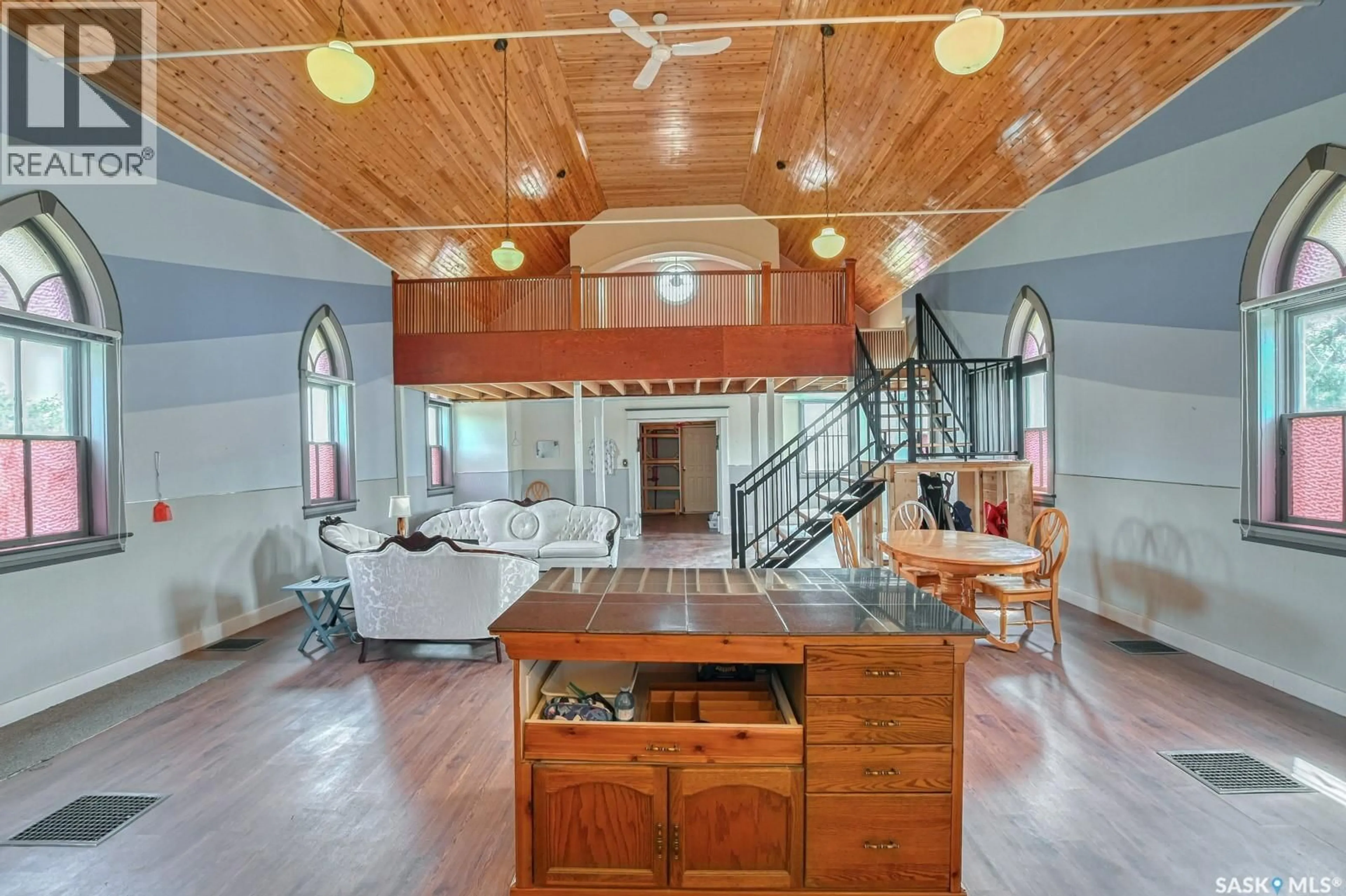 Indoor foyer for 229 VICTORIA STREET, Lang Saskatchewan S0G2W0