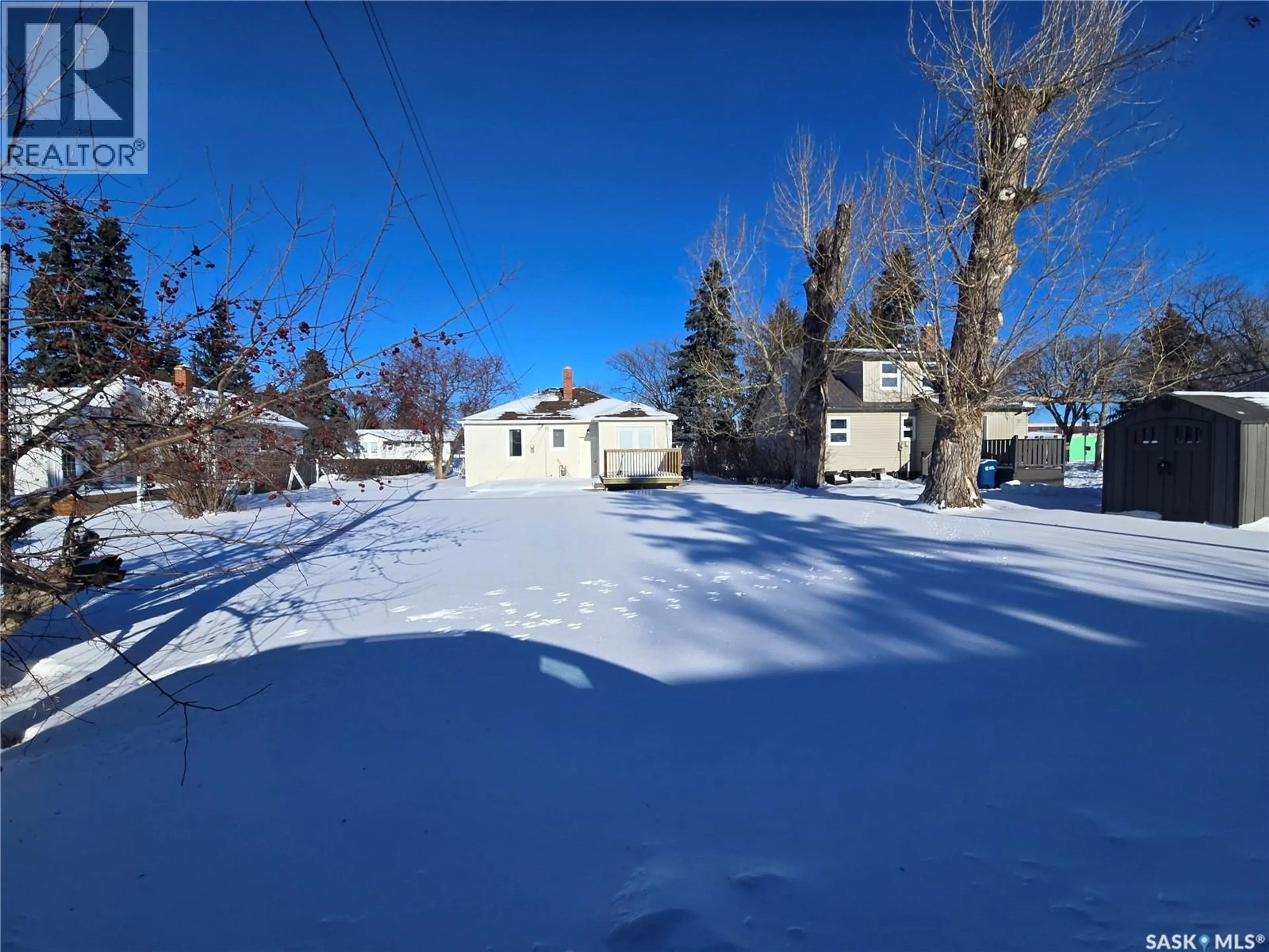 A pic from outside/outdoor area/front of a property/back of a property/a pic from drone, street for 603 3RD STREET, Kipling Saskatchewan S0G2S0