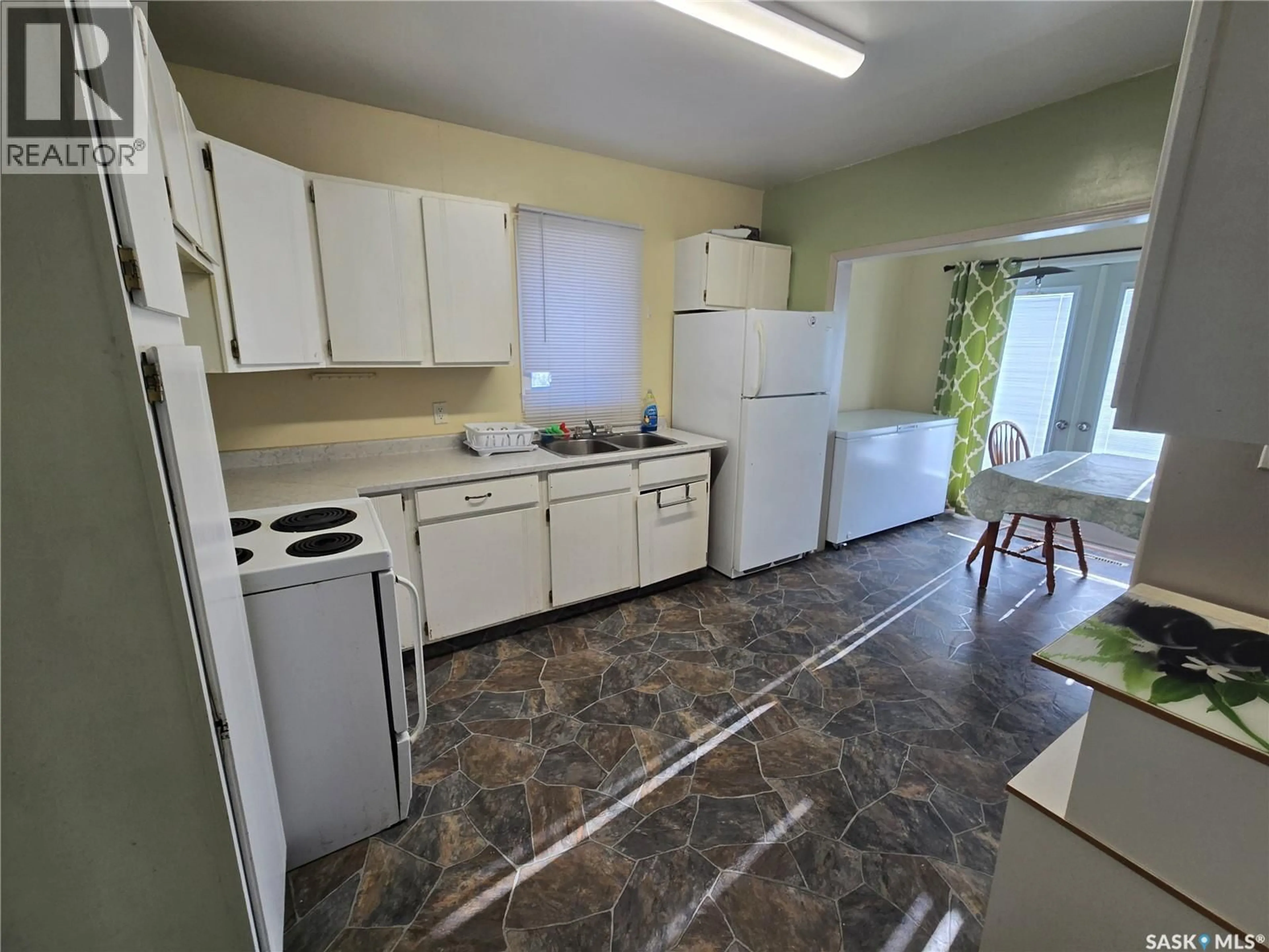 Standard kitchen, unknown for 603 3RD STREET, Kipling Saskatchewan S0G2S0