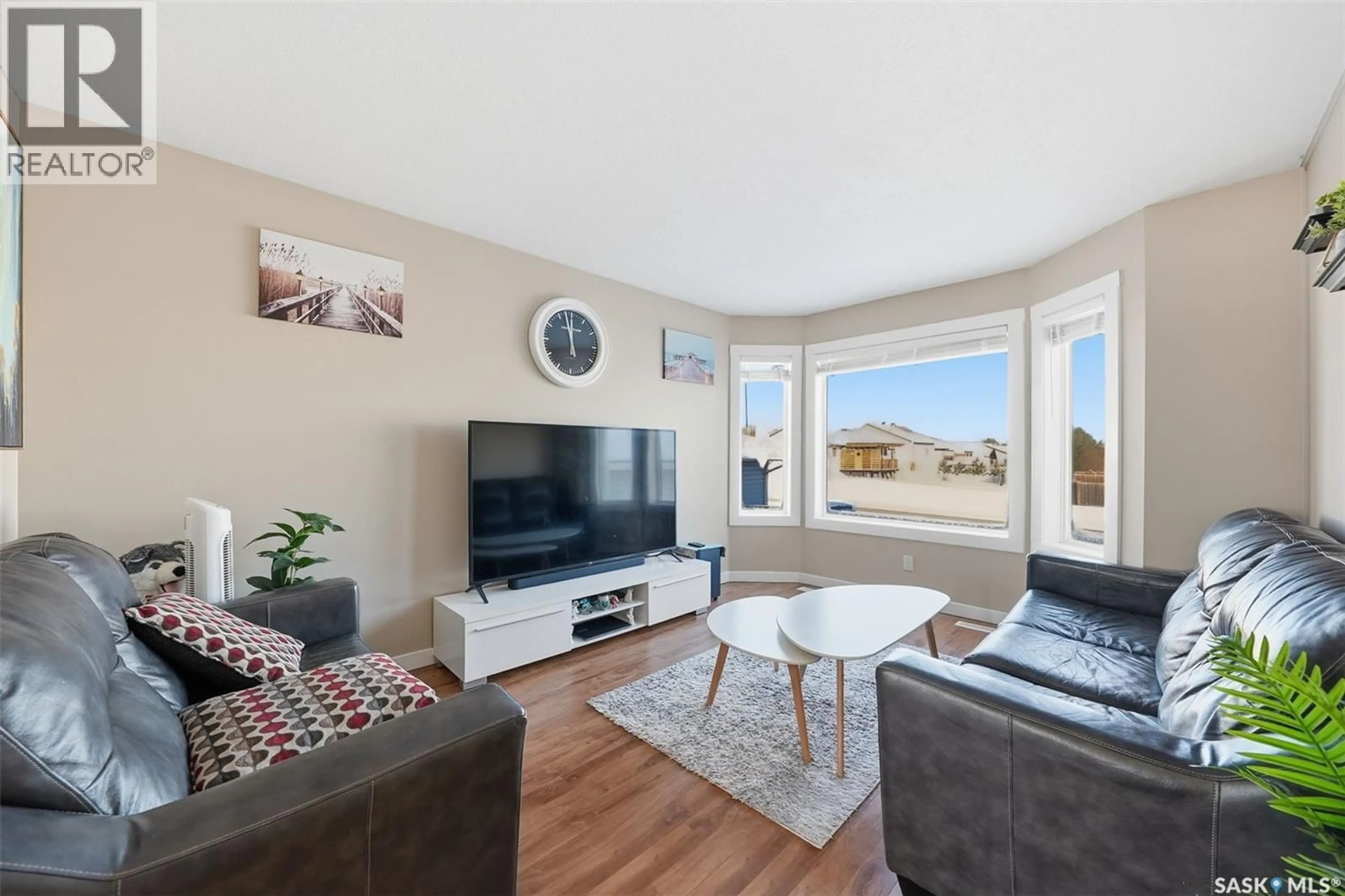 Living room with furniture, unknown for 255 SOUTHWOOD DRIVE, Prince Albert Saskatchewan S6V8E7