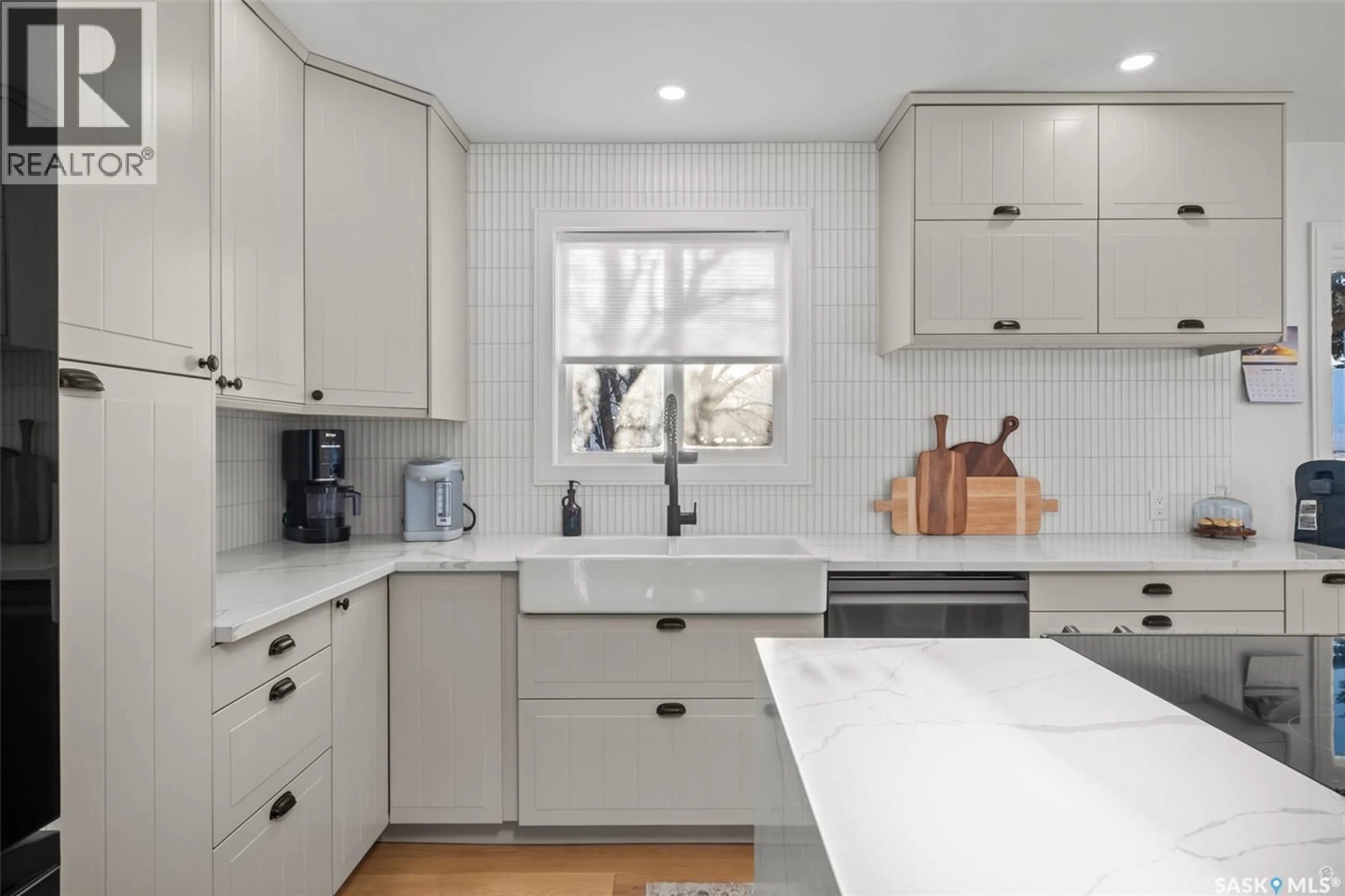 Contemporary kitchen, ceramic/tile floor for 3103 GREY OWL CRESCENT, Prince Albert Saskatchewan S6V6X3