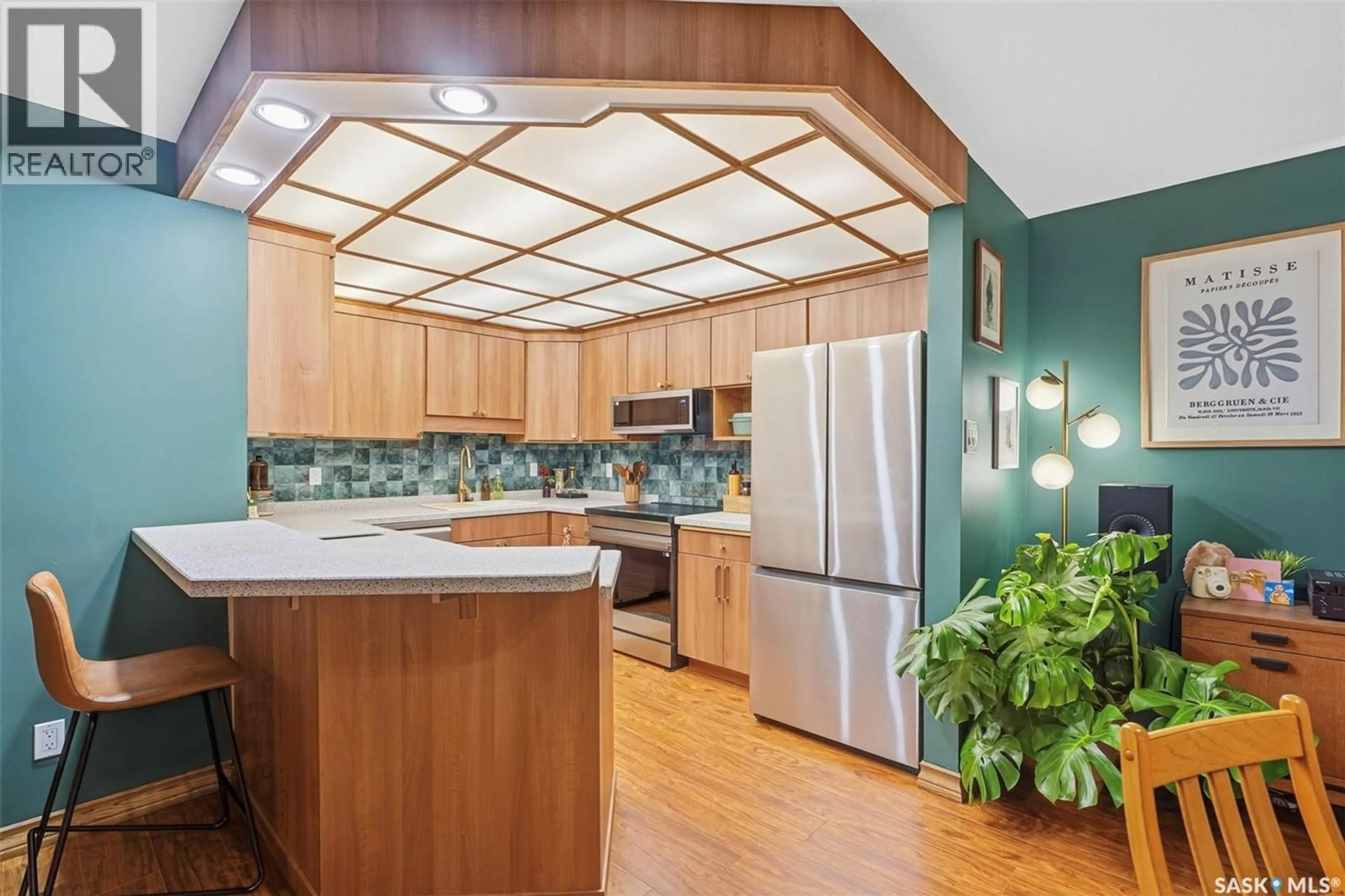 Open concept kitchen, unknown for 101 222 SASKATCHEWAN CRESCENT, Saskatoon Saskatchewan S7N0K6