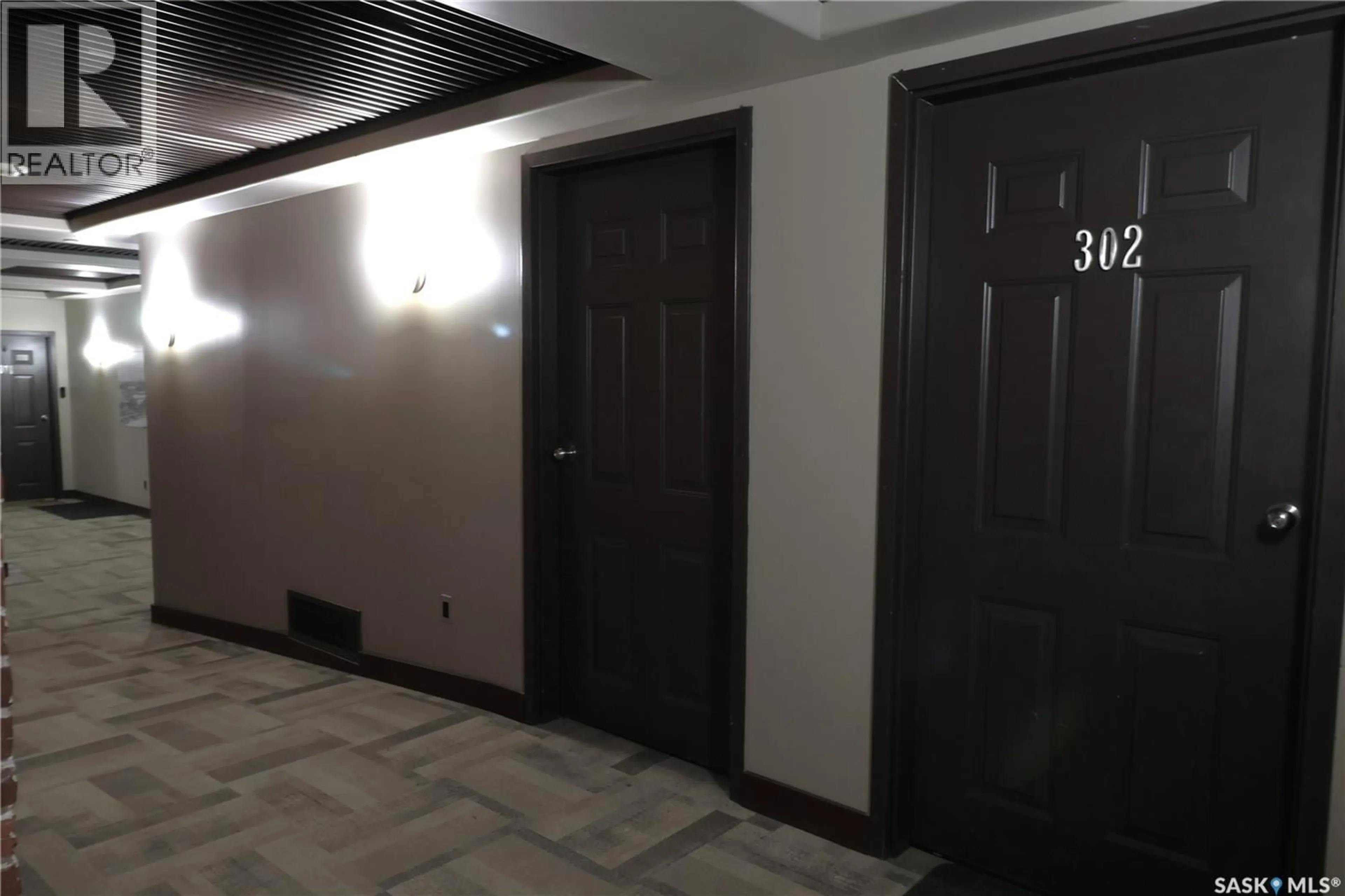 Indoor foyer for 302 1275 BROAD STREET, Regina Saskatchewan S4R1Y2