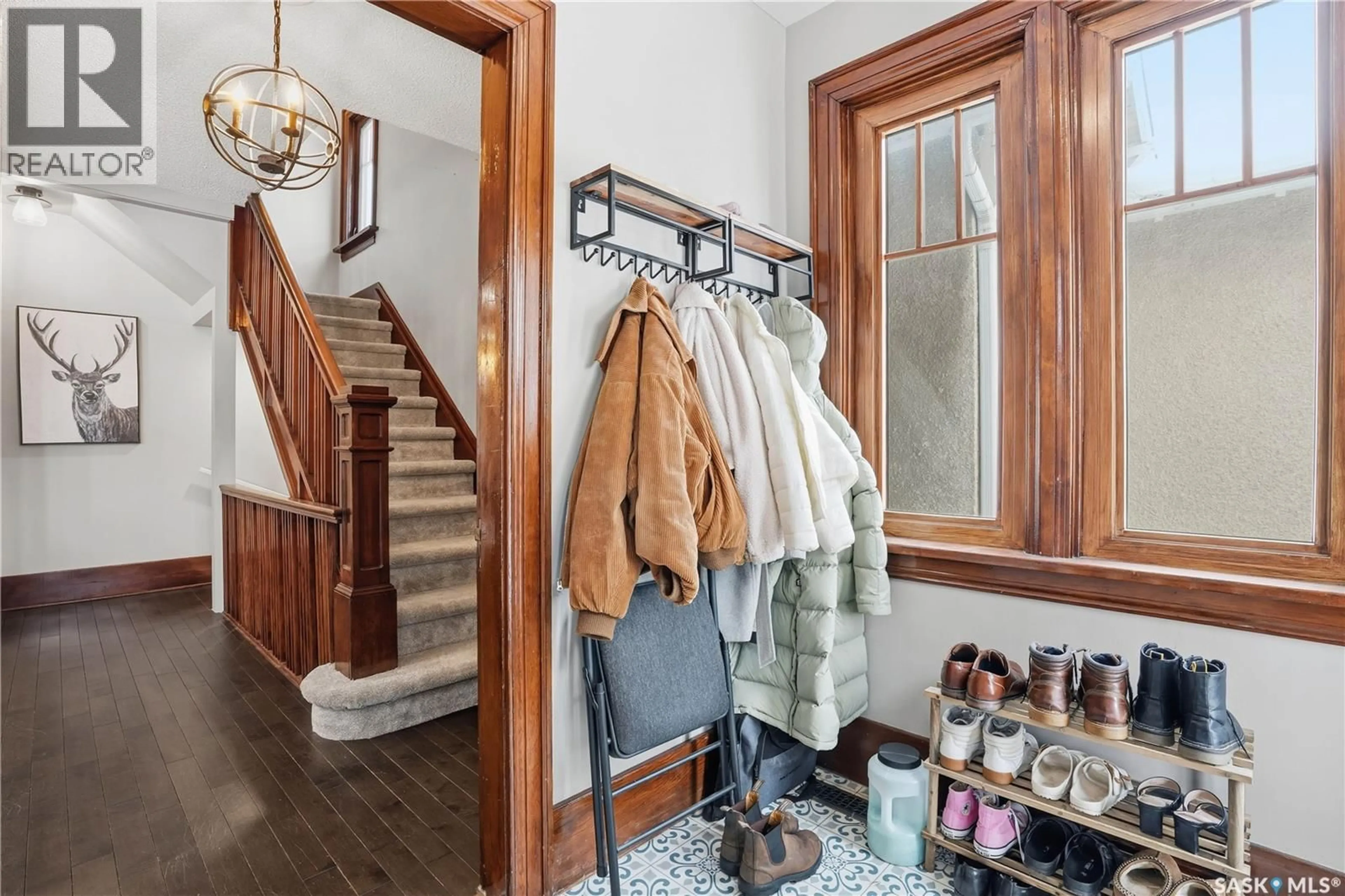 Indoor entryway for 2266 QUEBEC STREET, Regina Saskatchewan S4P1K2