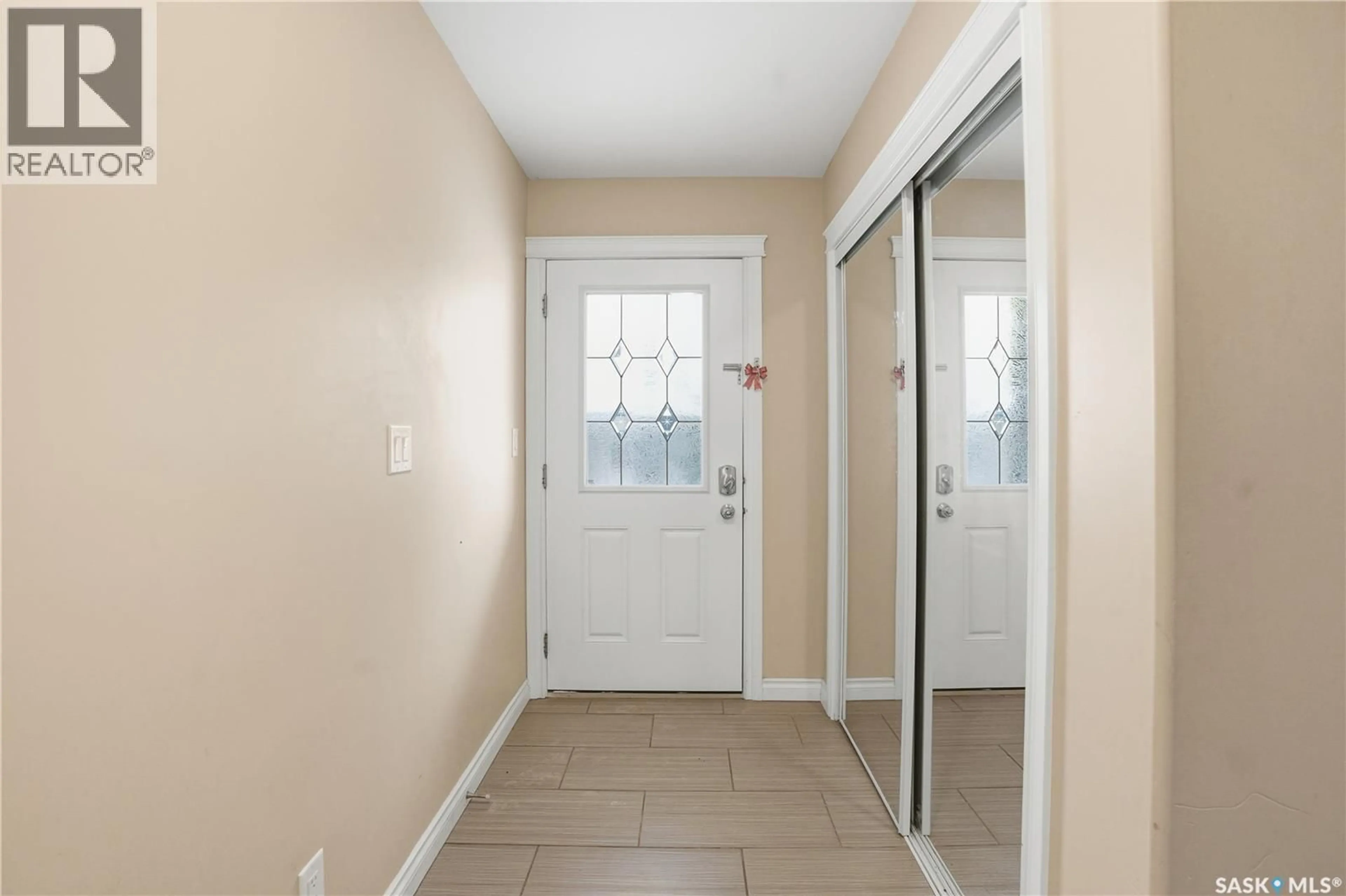 Indoor entryway for 404 212 WILLIS CRESCENT, Saskatoon Saskatchewan S7T0R7