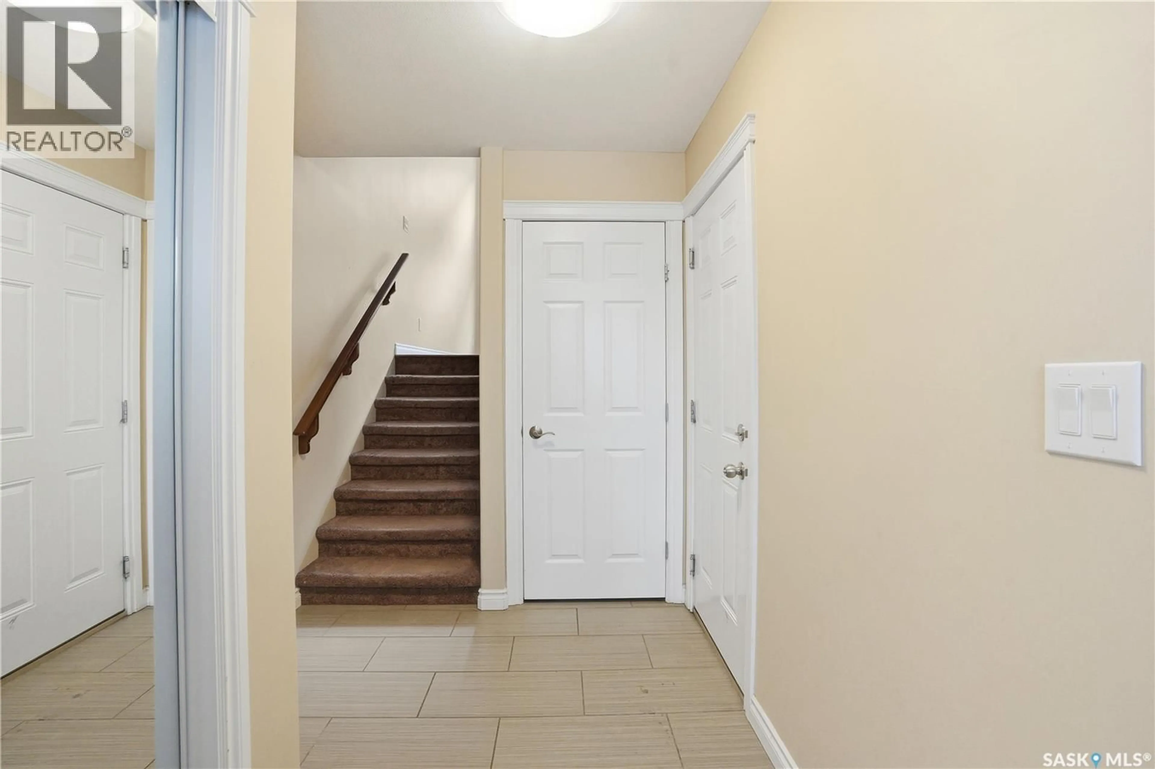 Unknown for 404 212 WILLIS CRESCENT, Saskatoon Saskatchewan S7T0R7