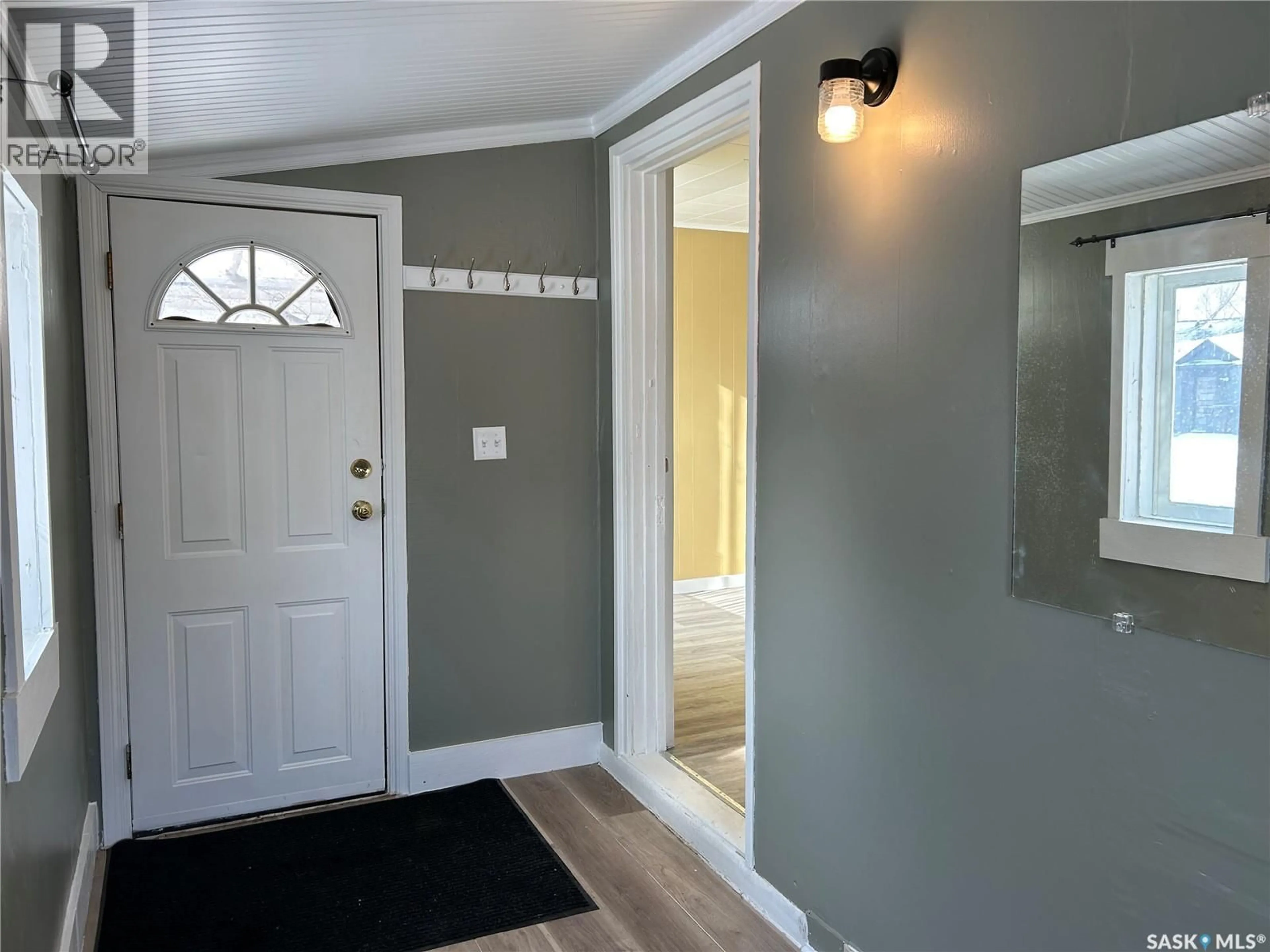 Indoor entryway for 605 2ND STREET, Estevan Saskatchewan S4A0K8