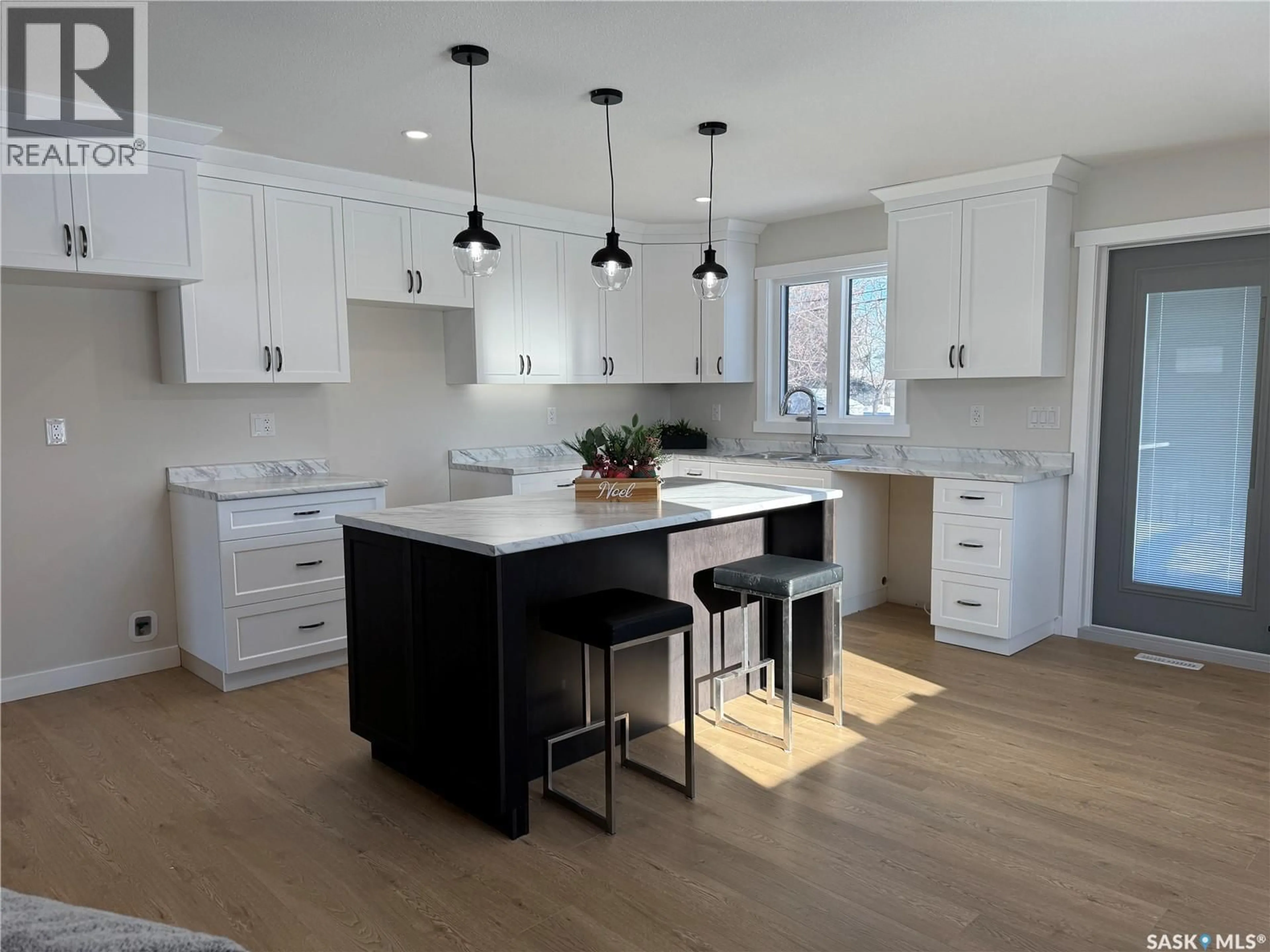 Open concept kitchen, unknown for 1134 9TH STREET, Humboldt Saskatchewan S0K2A0