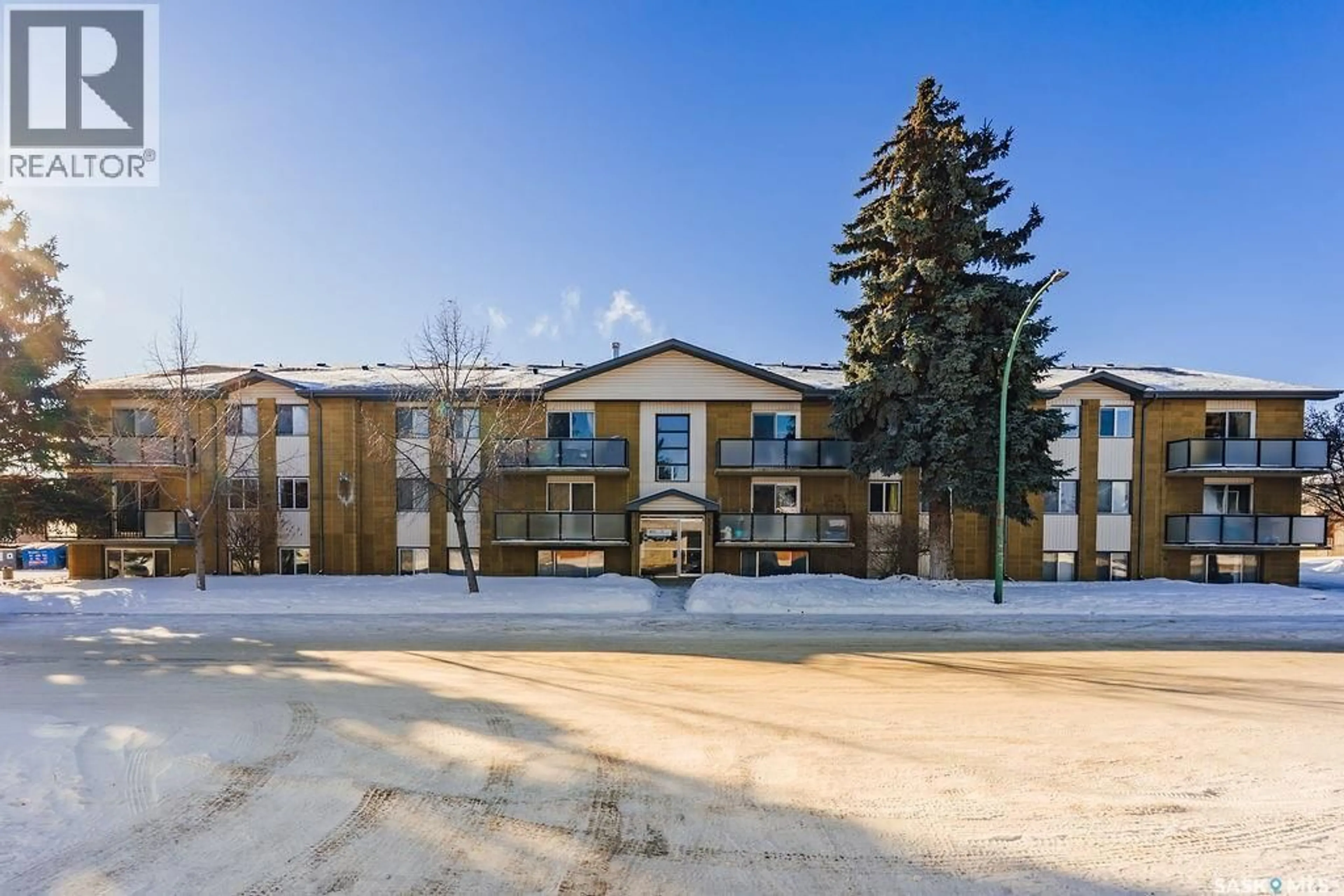 Patio, building for 26 111 ST LAWRENCE CRESCENT, Saskatoon Saskatchewan S7K1G7