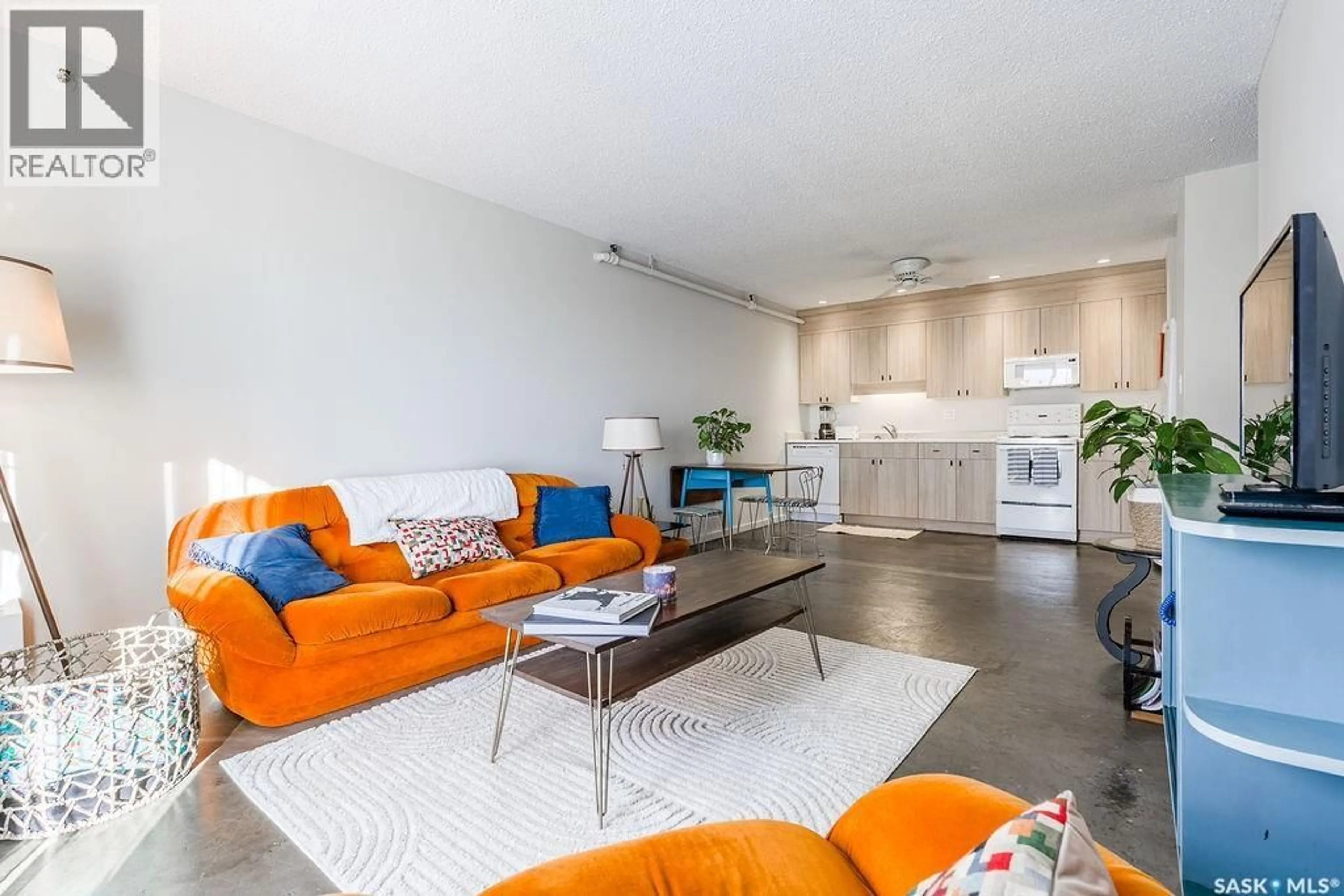 Living room with furniture, unknown for 26 111 ST LAWRENCE CRESCENT, Saskatoon Saskatchewan S7K1G7