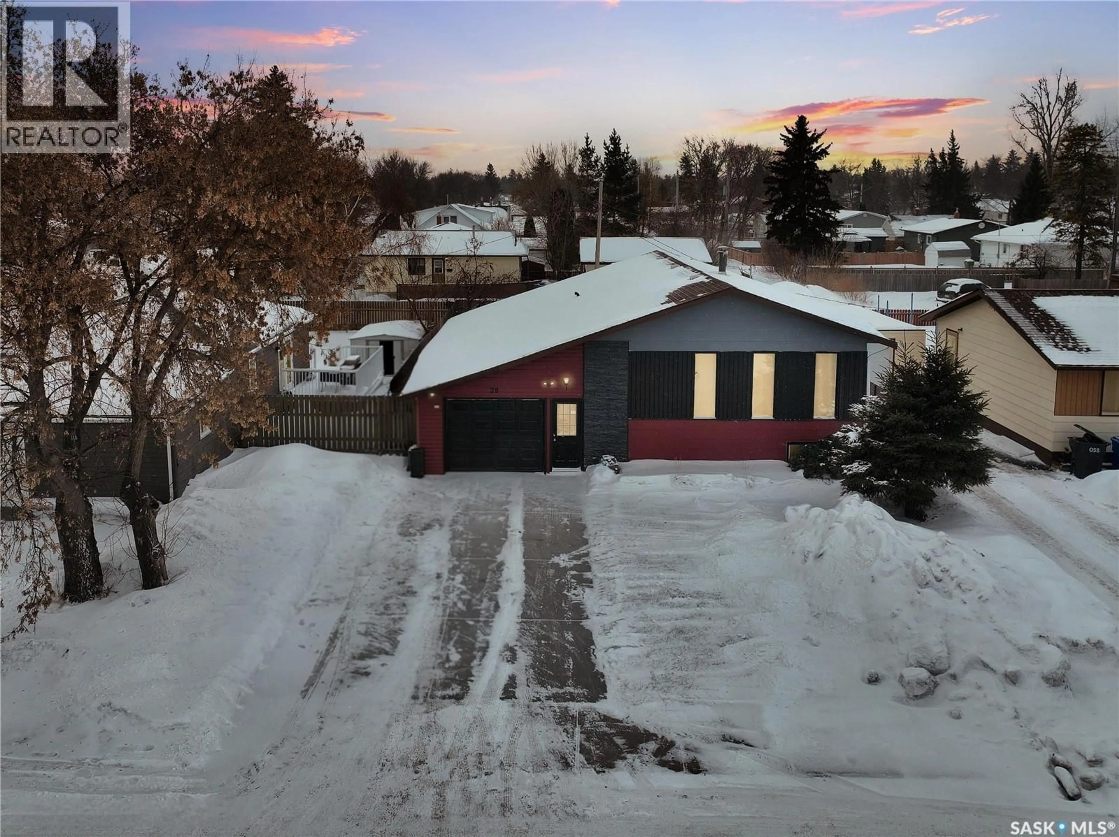A pic from outside/outdoor area/front of a property/back of a property/a pic from drone, street for 28 NORTH STREET, Yorkton Saskatchewan S3N0G8