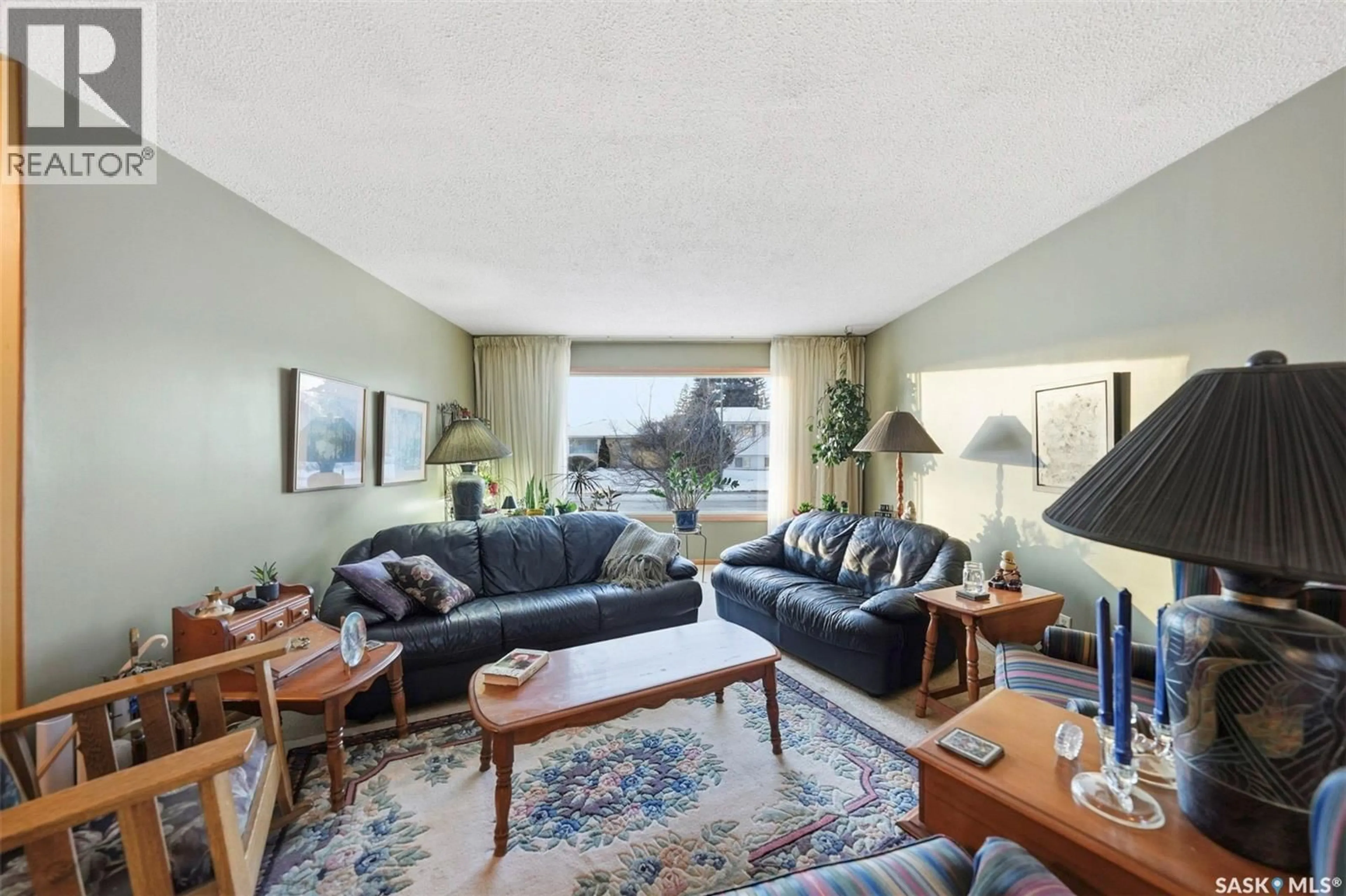 Living room with furniture, unknown for 138 MACLEAN CRESCENT, Saskatoon Saskatchewan S7J2R7