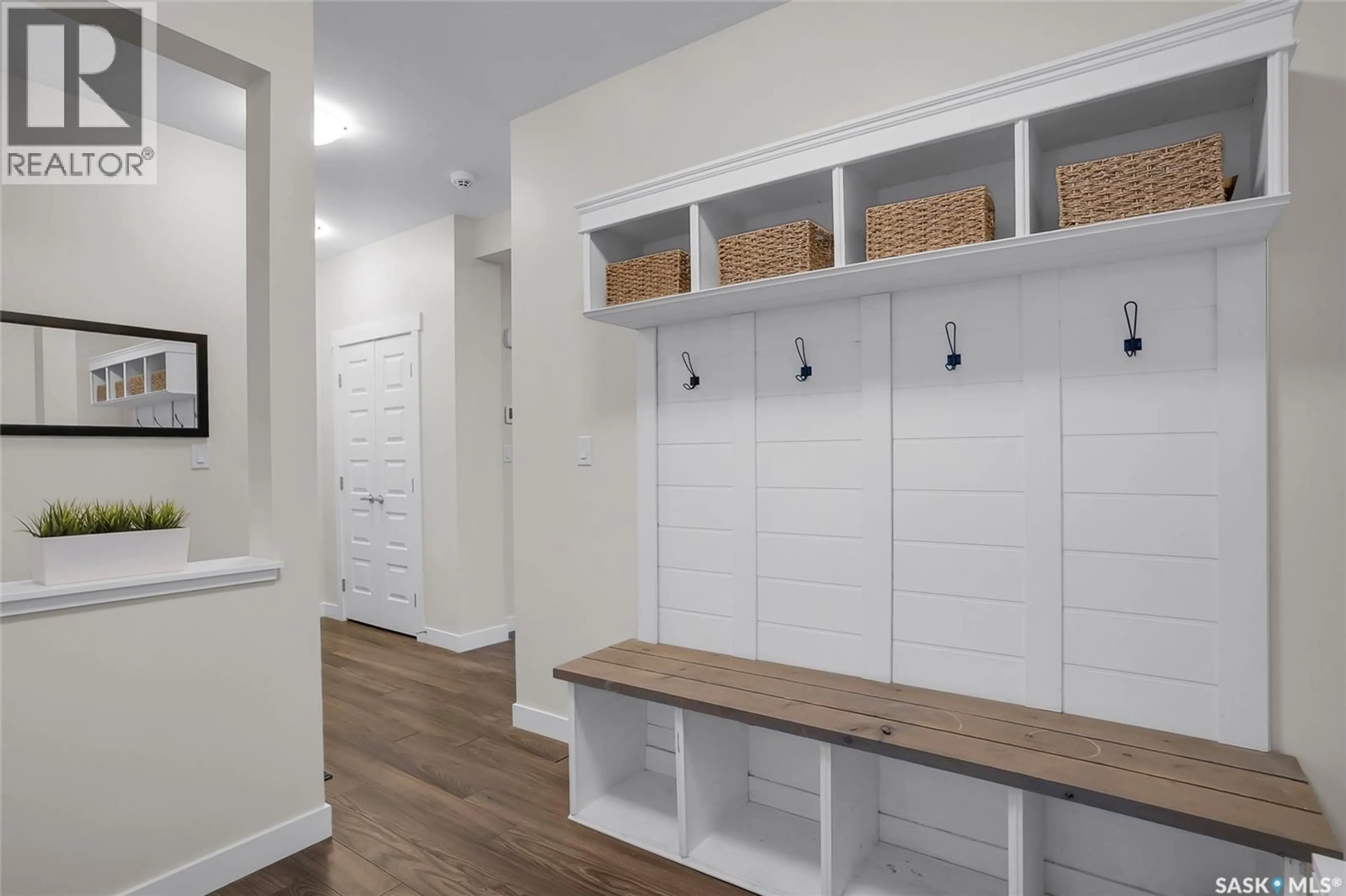 Indoor entryway for 170 CHILDERS CRESCENT, Saskatoon Saskatchewan S7L4L1