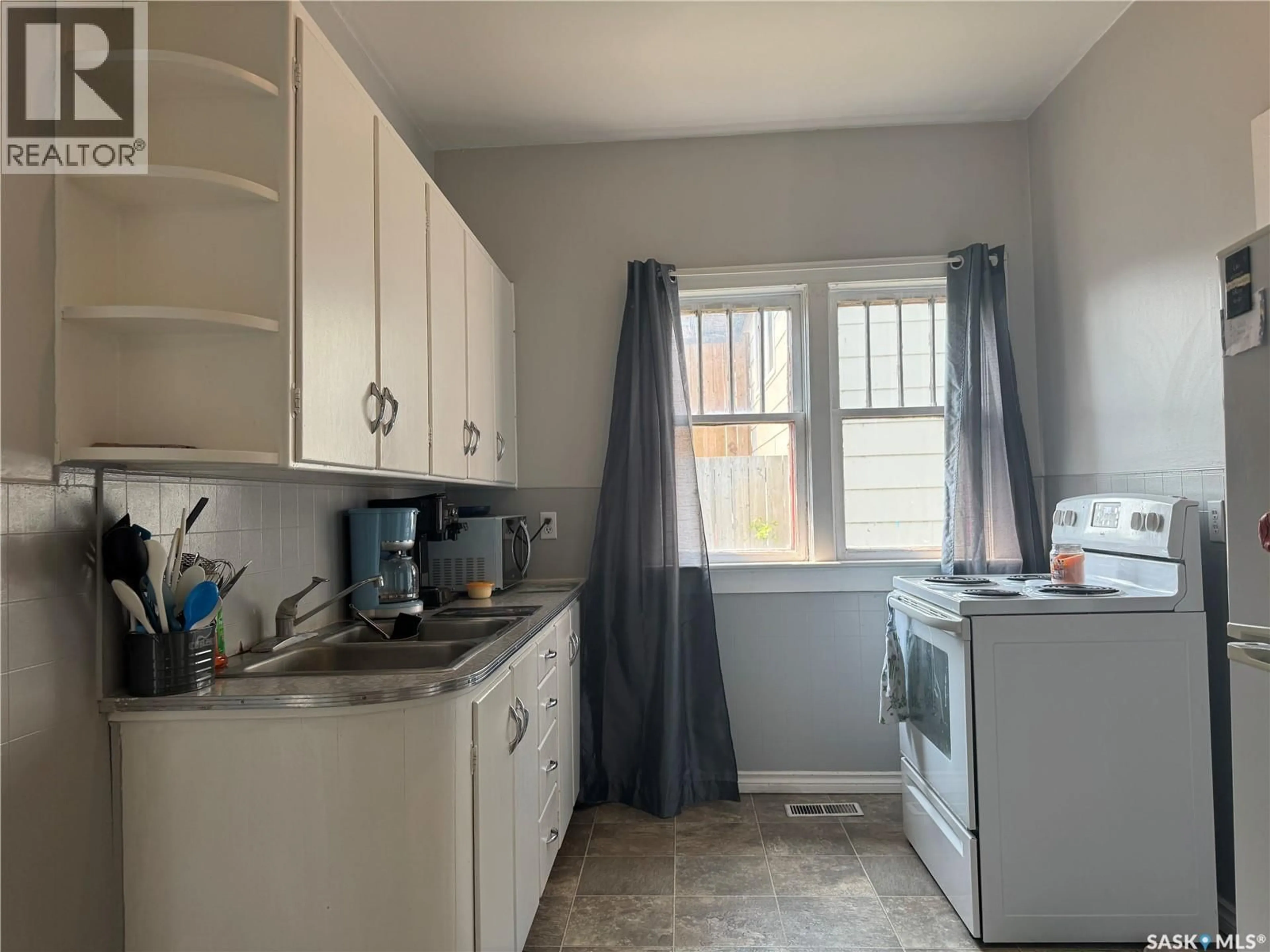 Standard kitchen, unknown for 204 1ST STREET, Wynyard Saskatchewan S0A4T0