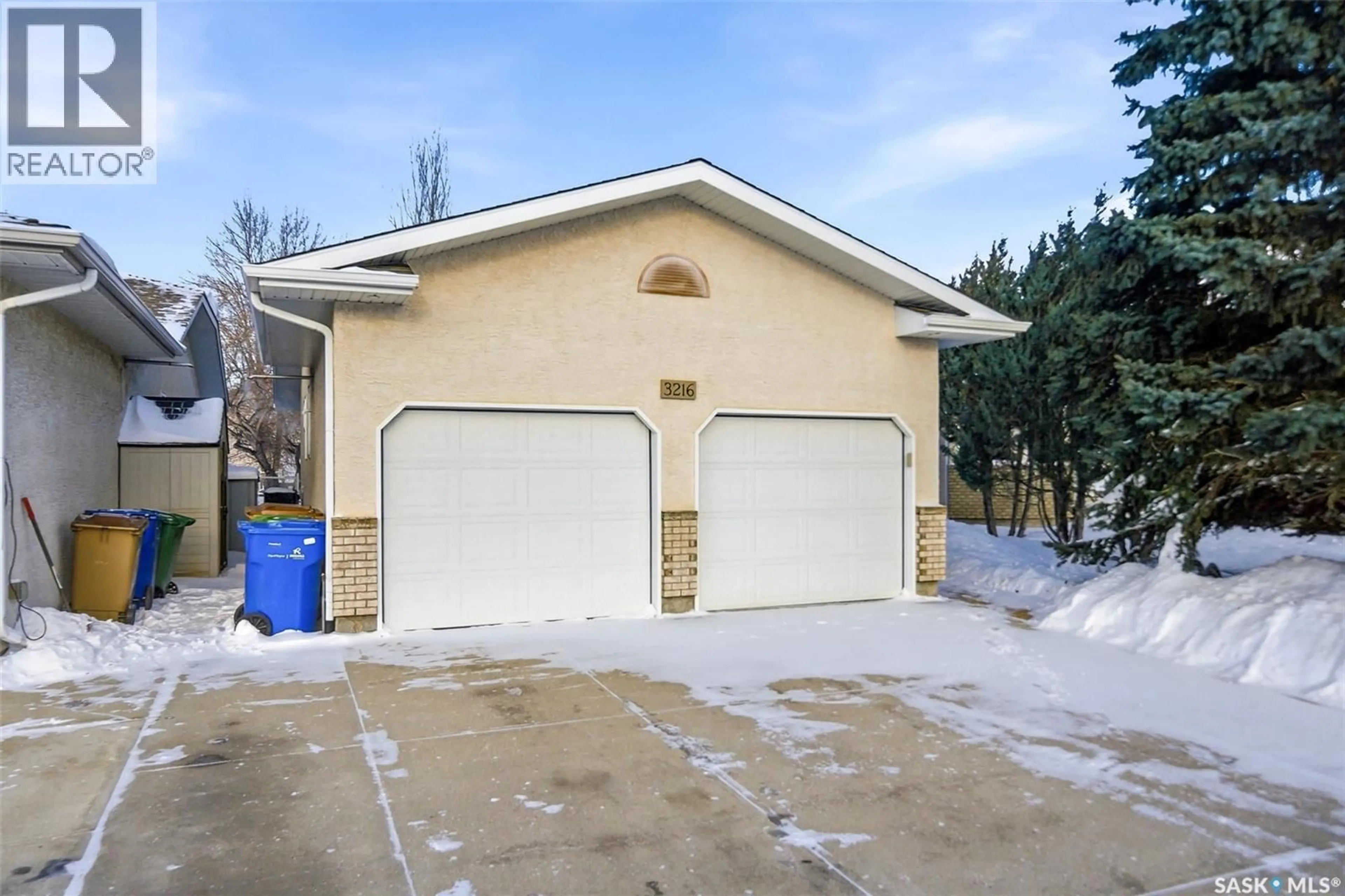 Indoor garage for 3216 THAMES CRESCENT, Regina Saskatchewan S4V2X9